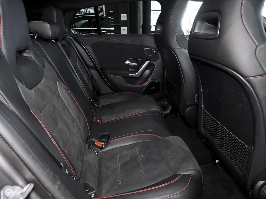Mercedes-Benz-CLA 200-image-14