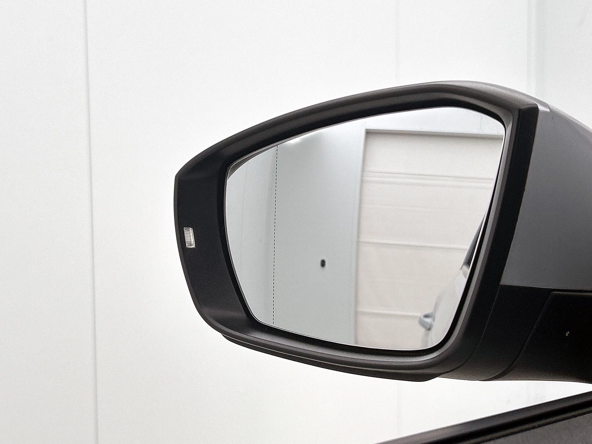 Volkswagen-T-Roc-image-19