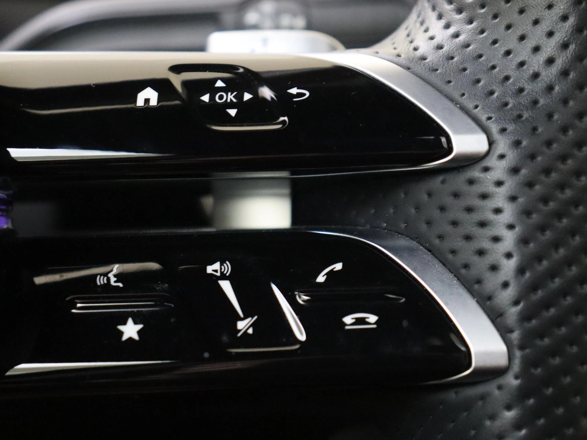 Mercedes-Benz-A-Klasse-image-12