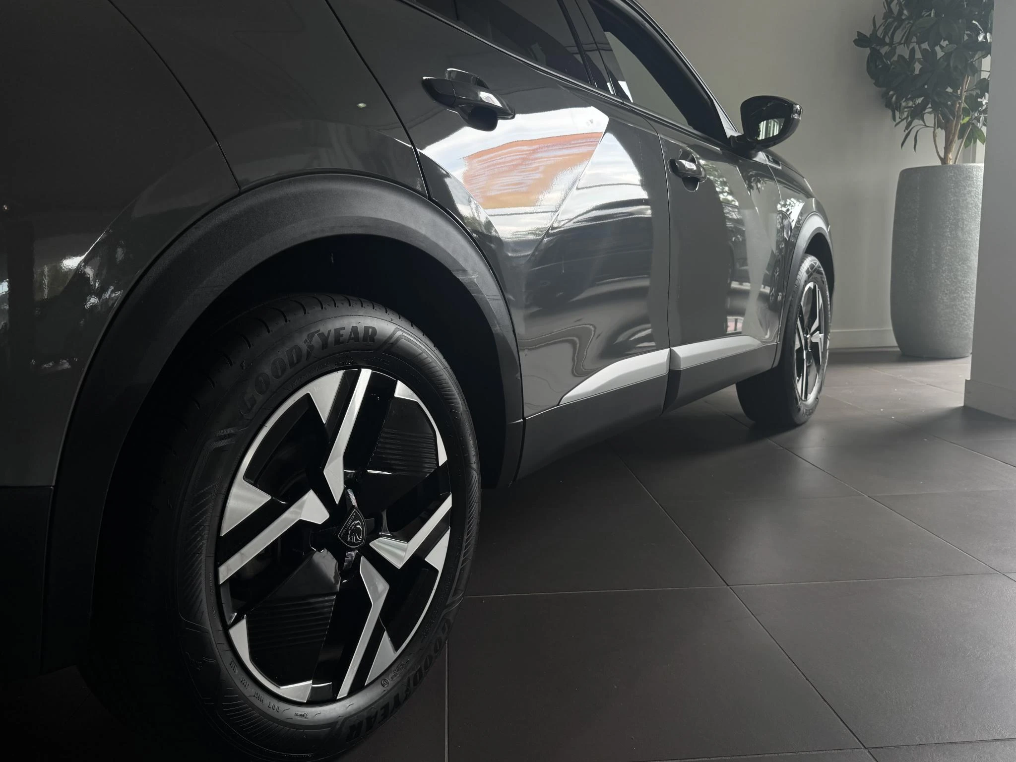 Peugeot e-2008 EV Allure Avantage 54 kWh