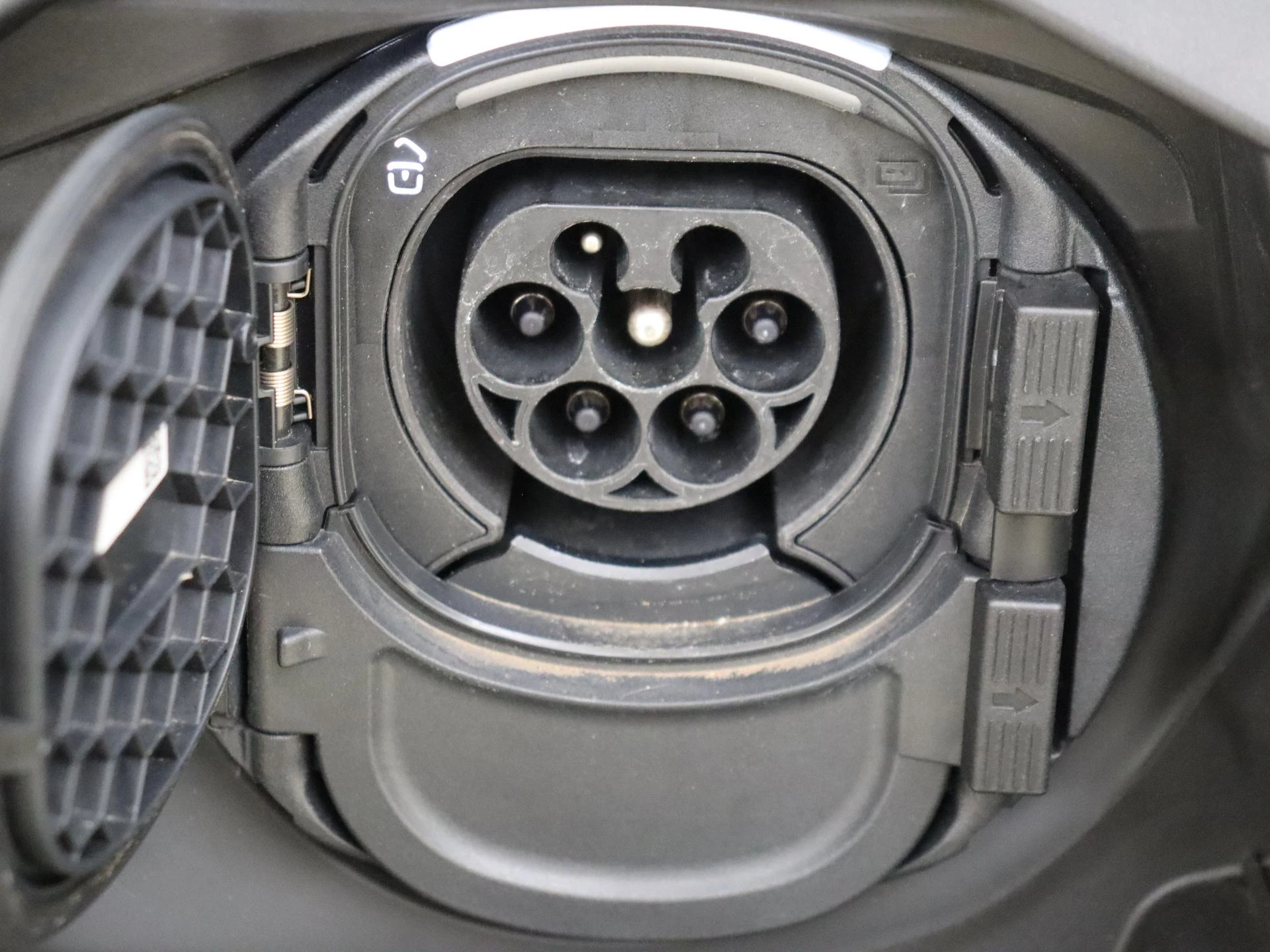 Mercedes-Benz-C-Klasse-image-28