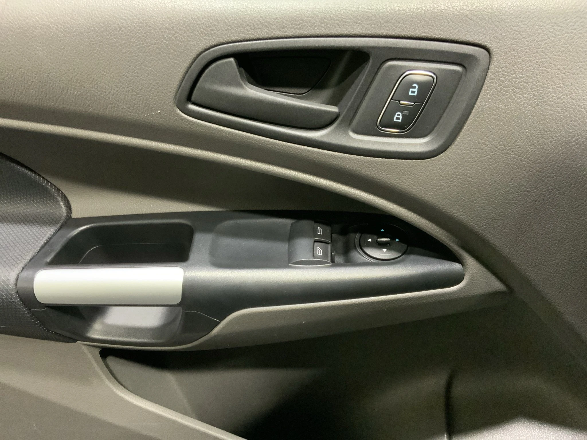 Ford-Transit Connect-image-14