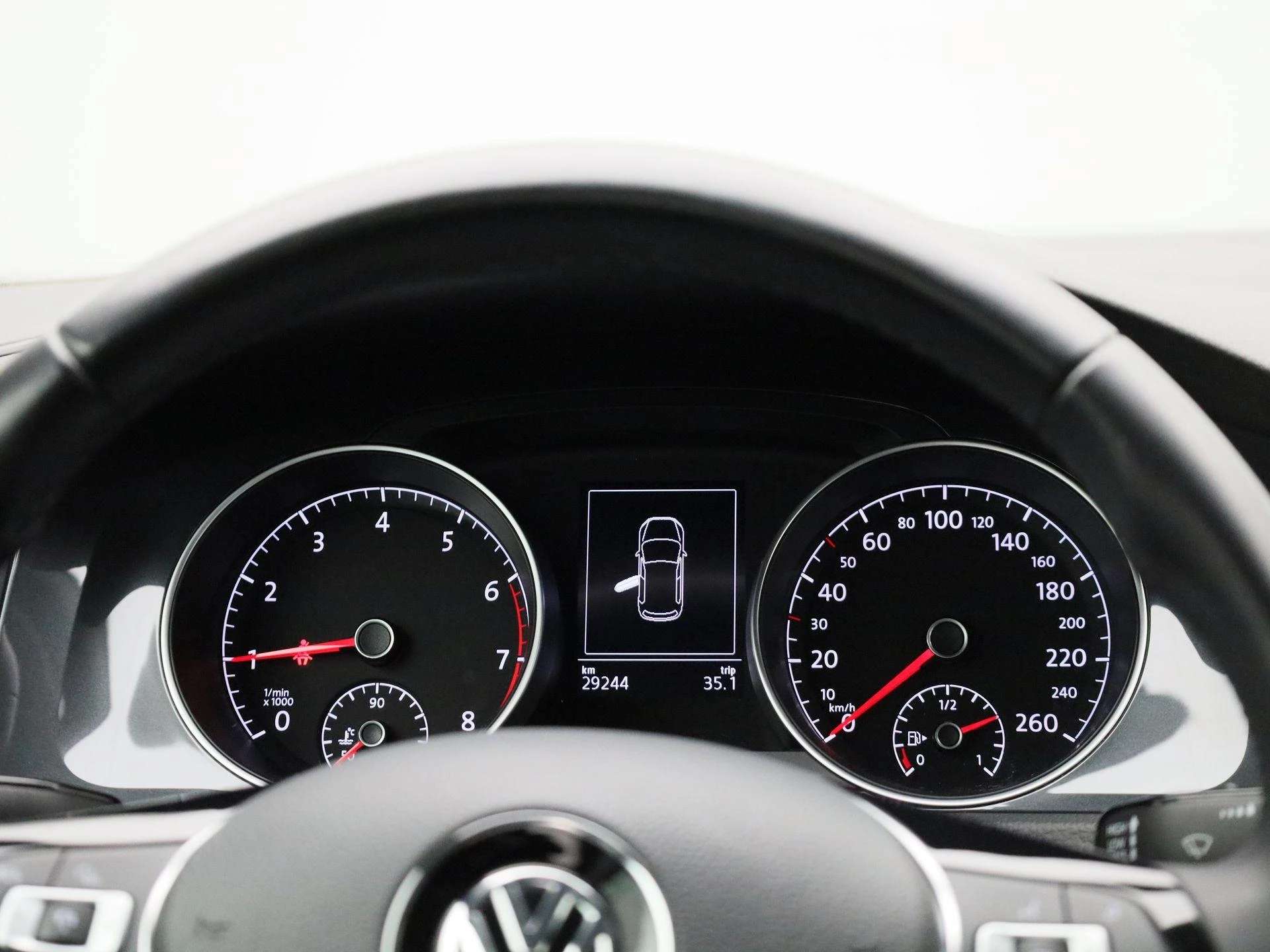 Volkswagen-Golf-image-9