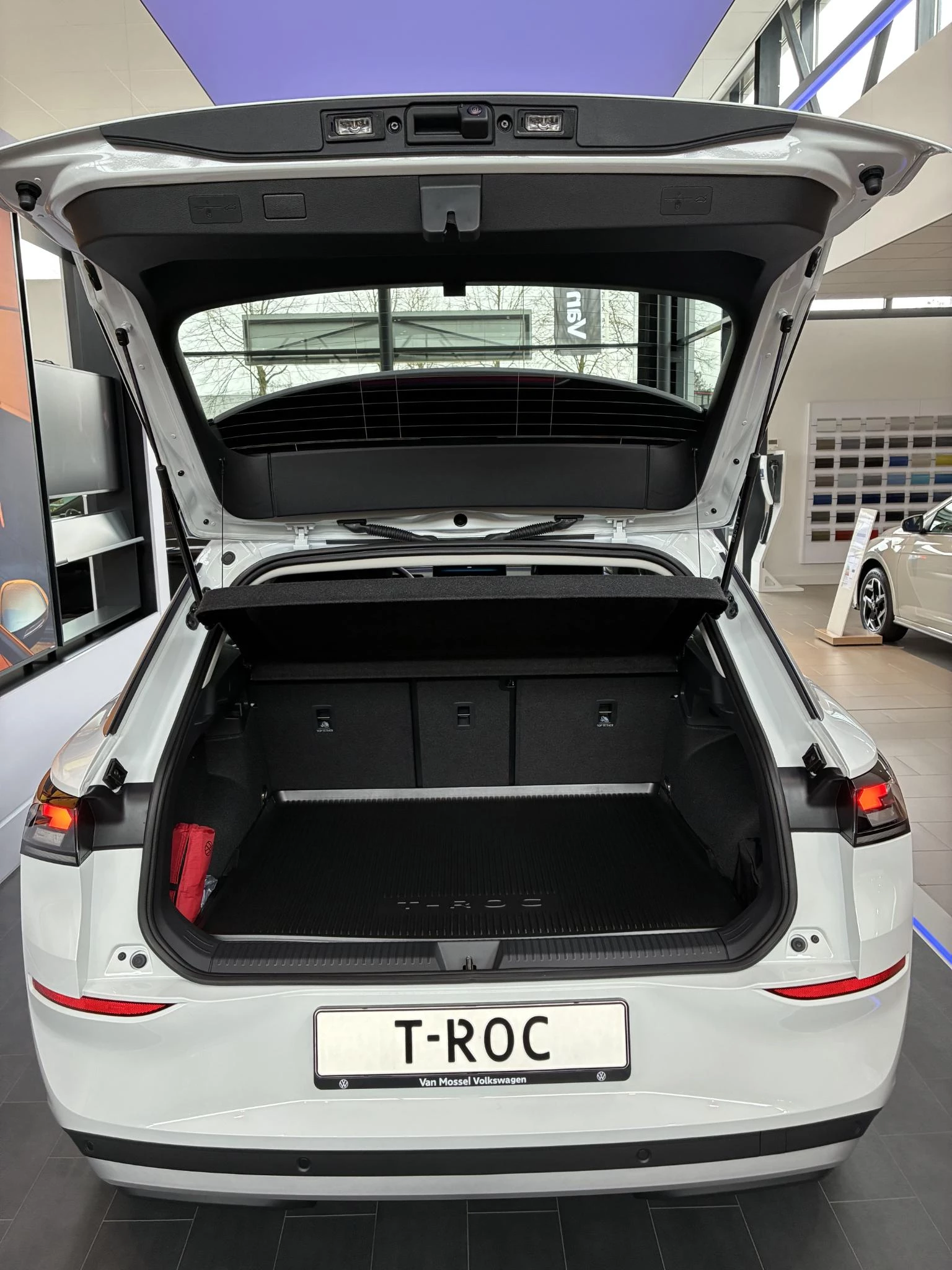 Volkswagen-T-Roc-image-7