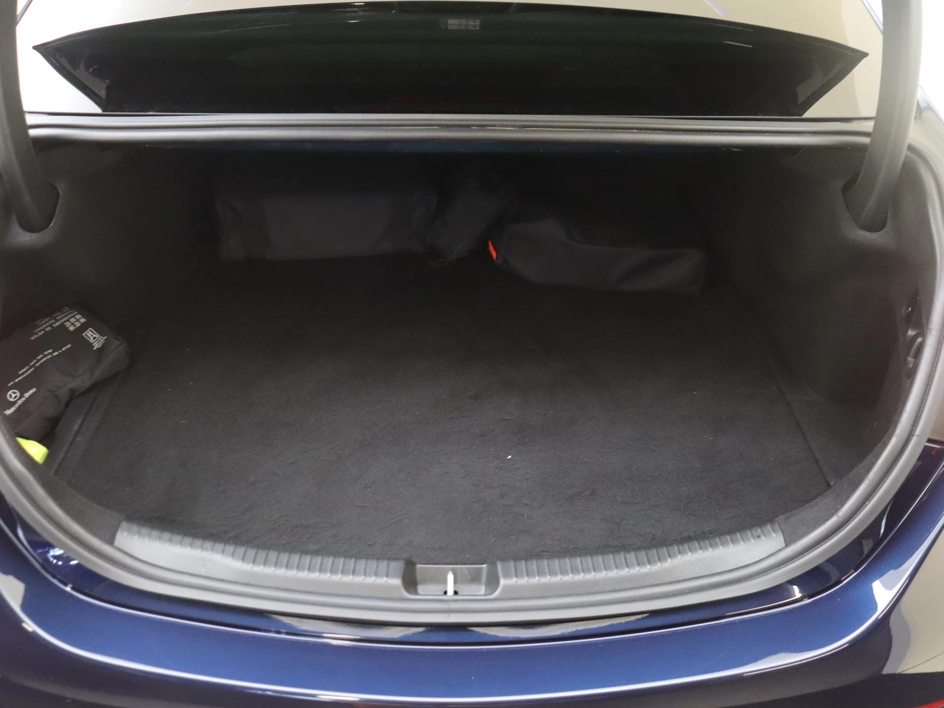 Mercedes-Benz-C-Klasse-image-30