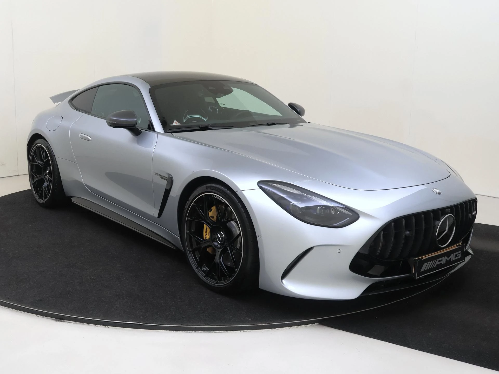 Mercedes-AMG-GT-image-1