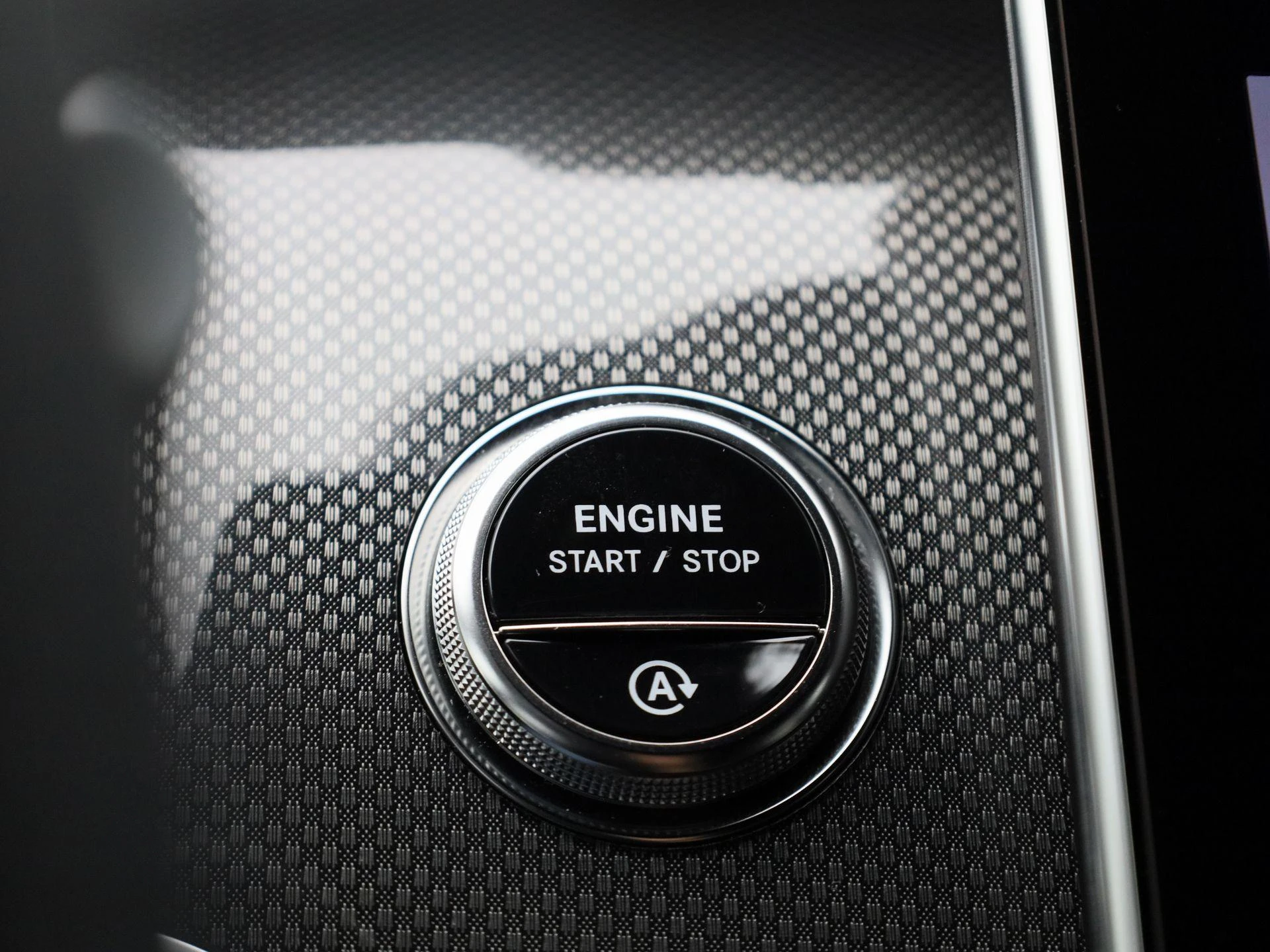 Mercedes-Benz-GLC-image-20