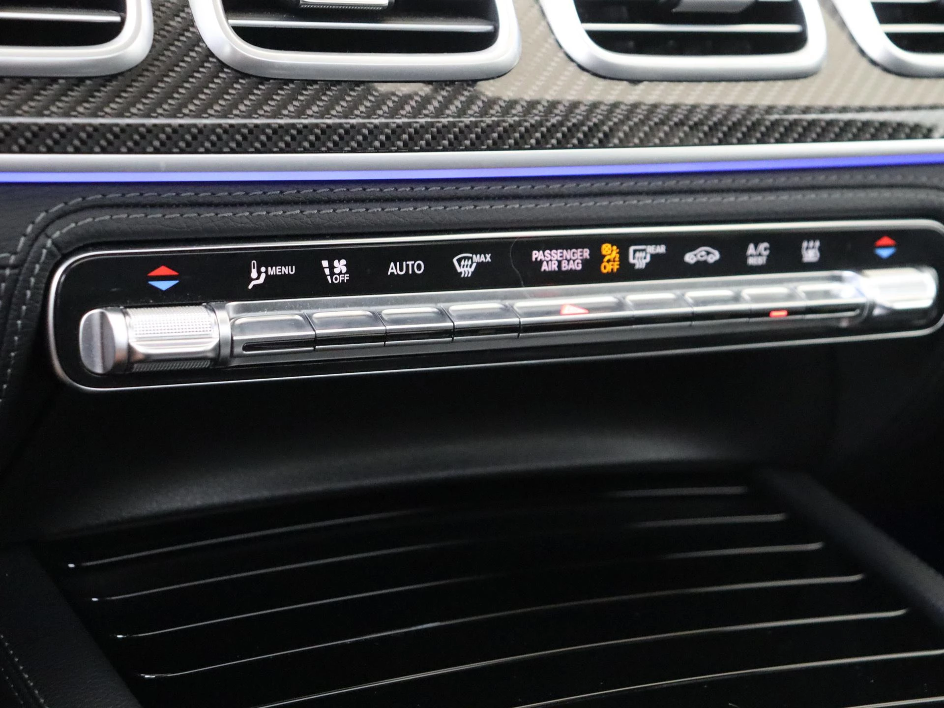 Mercedes-Benz-GLE-image-19
