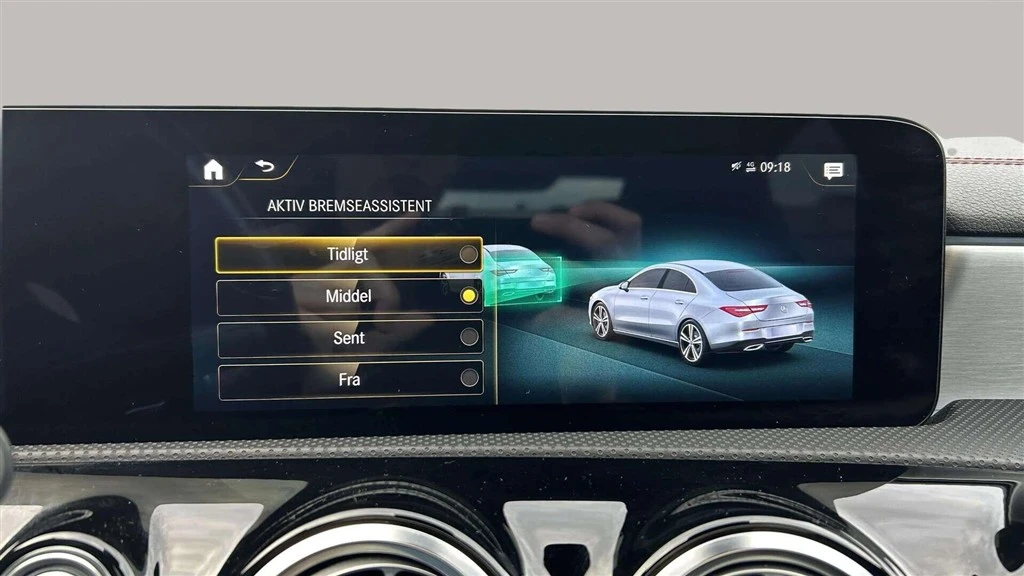 Mercedes-Benz-CLA-image-20