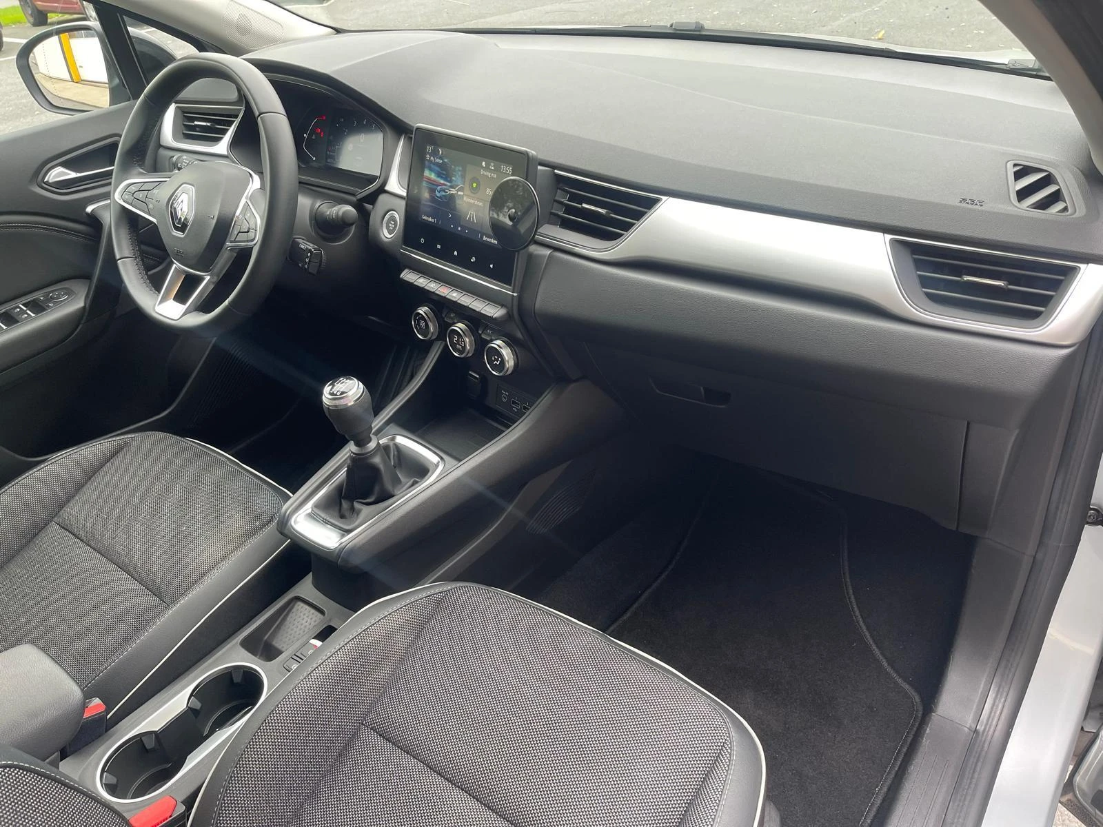 Renault-Captur-image-2