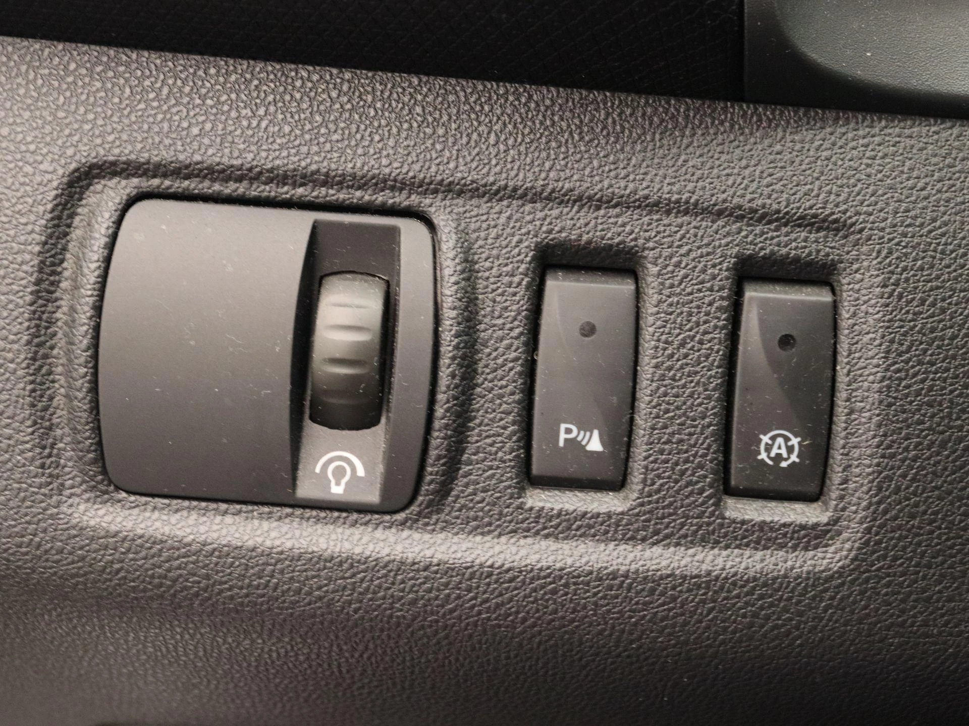 Renault-Clio-image-18