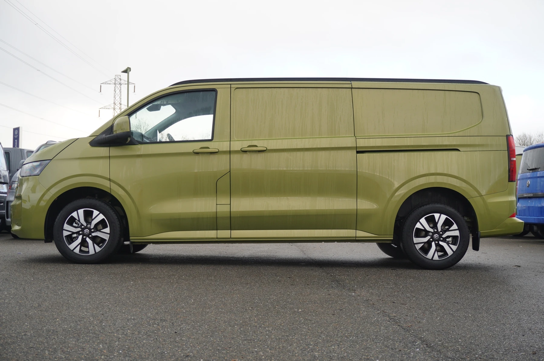 Volkswagen-Transporter-image-3
