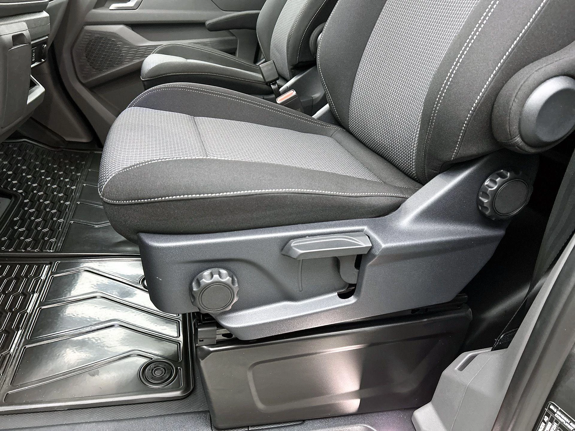 Volkswagen e-Transporter L2H1 Life 64 kWh 136PK