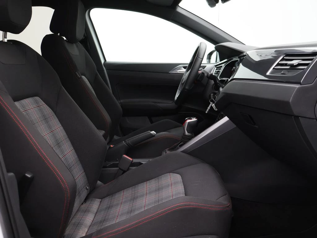 Volkswagen-Polo-image-11
