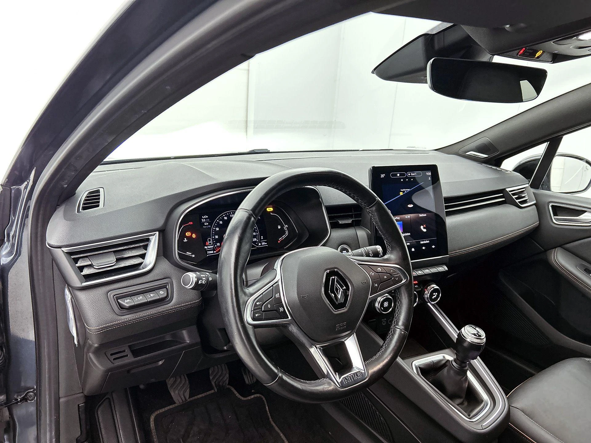 Renault-Clio-image-16