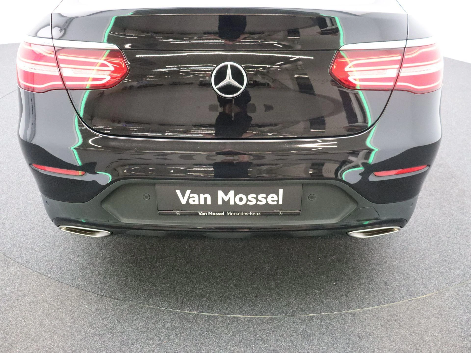 Mercedes-Benz-GLC-image-19