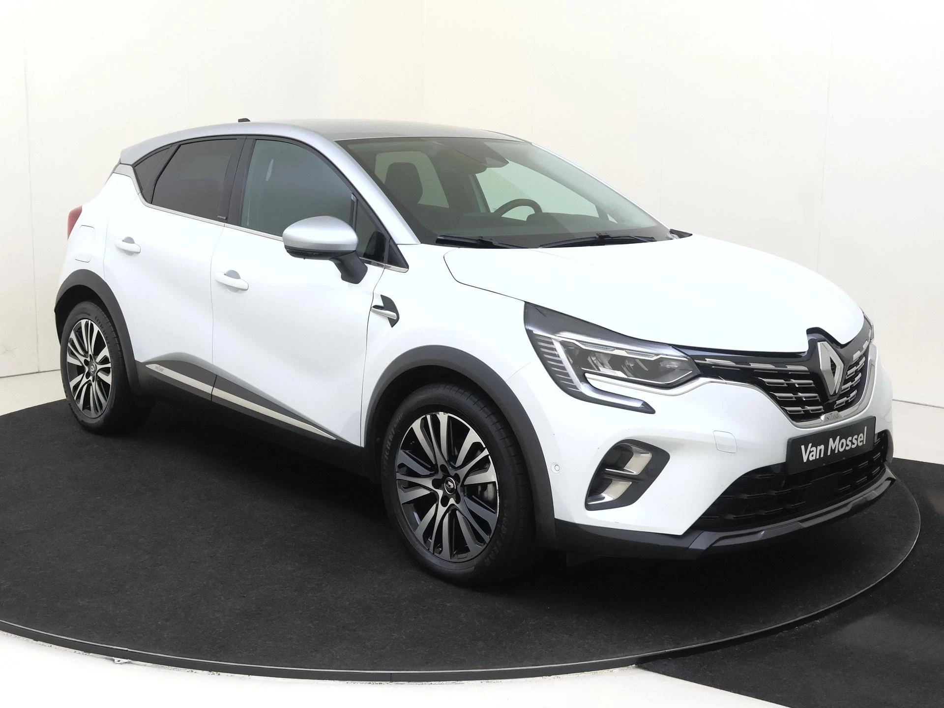 Renault-Captur-image-2