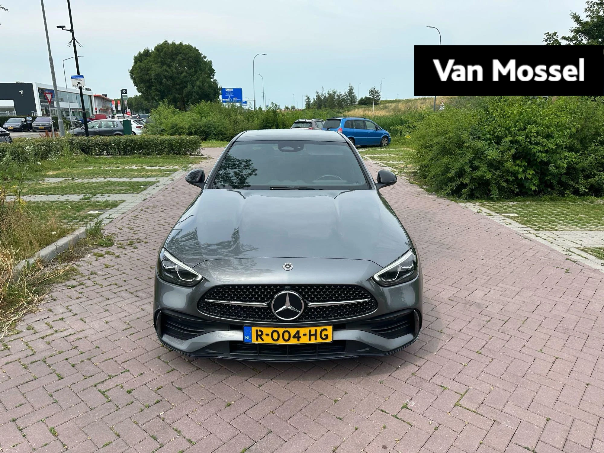 Mercedes-Benz-C-Klasse-image-0