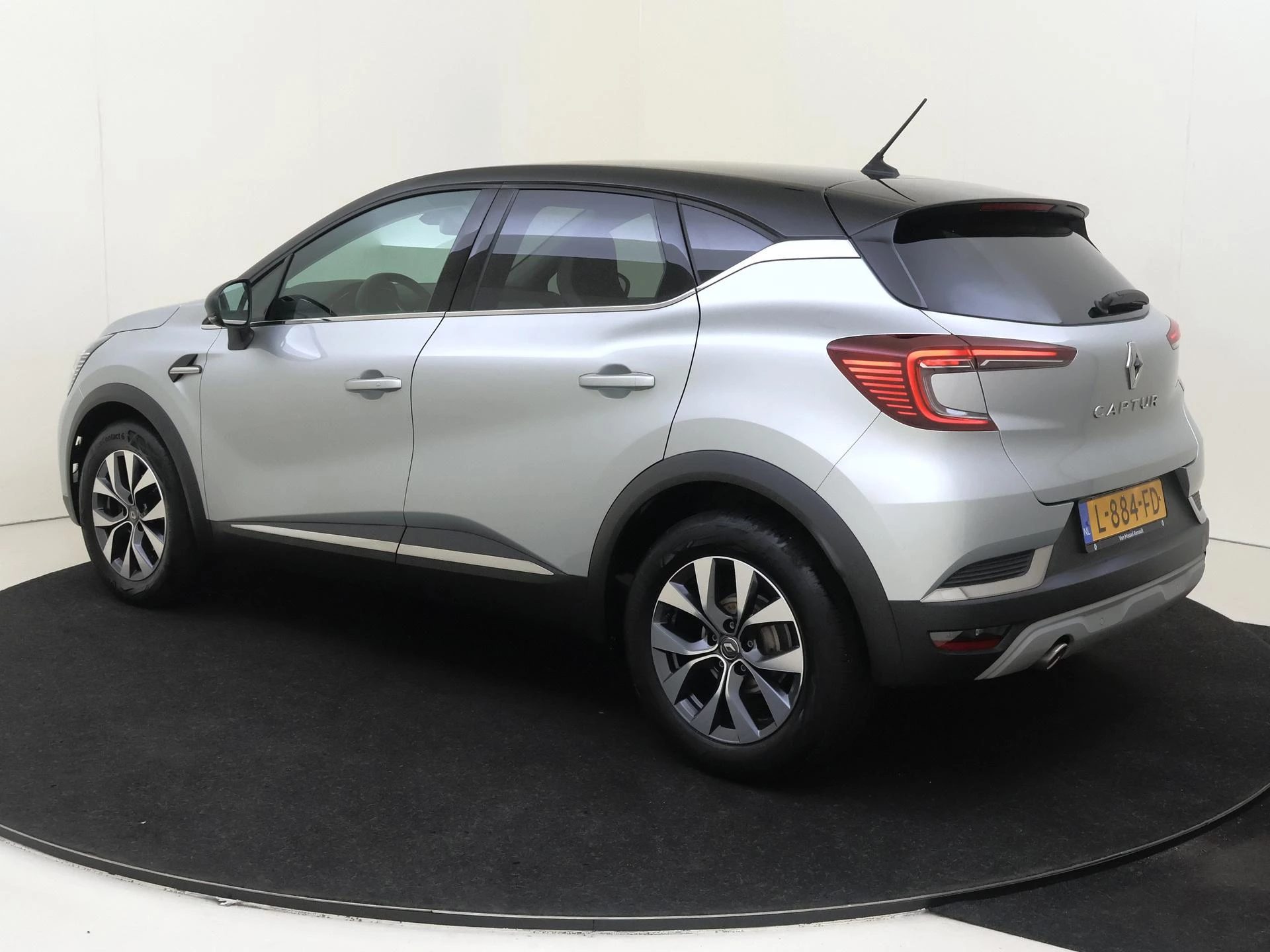 Renault-Captur-image-6