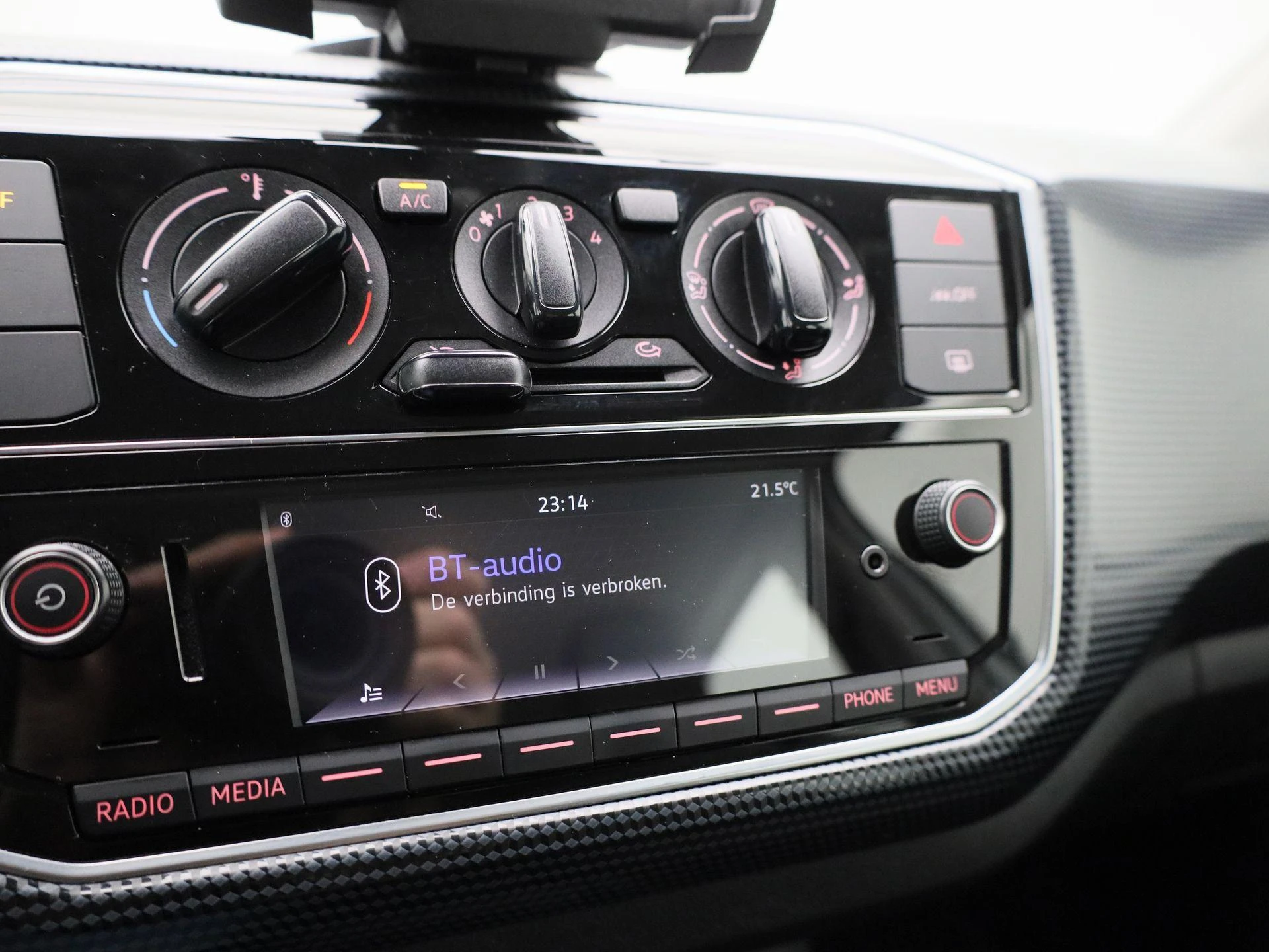 Volkswagen-up!-image-15