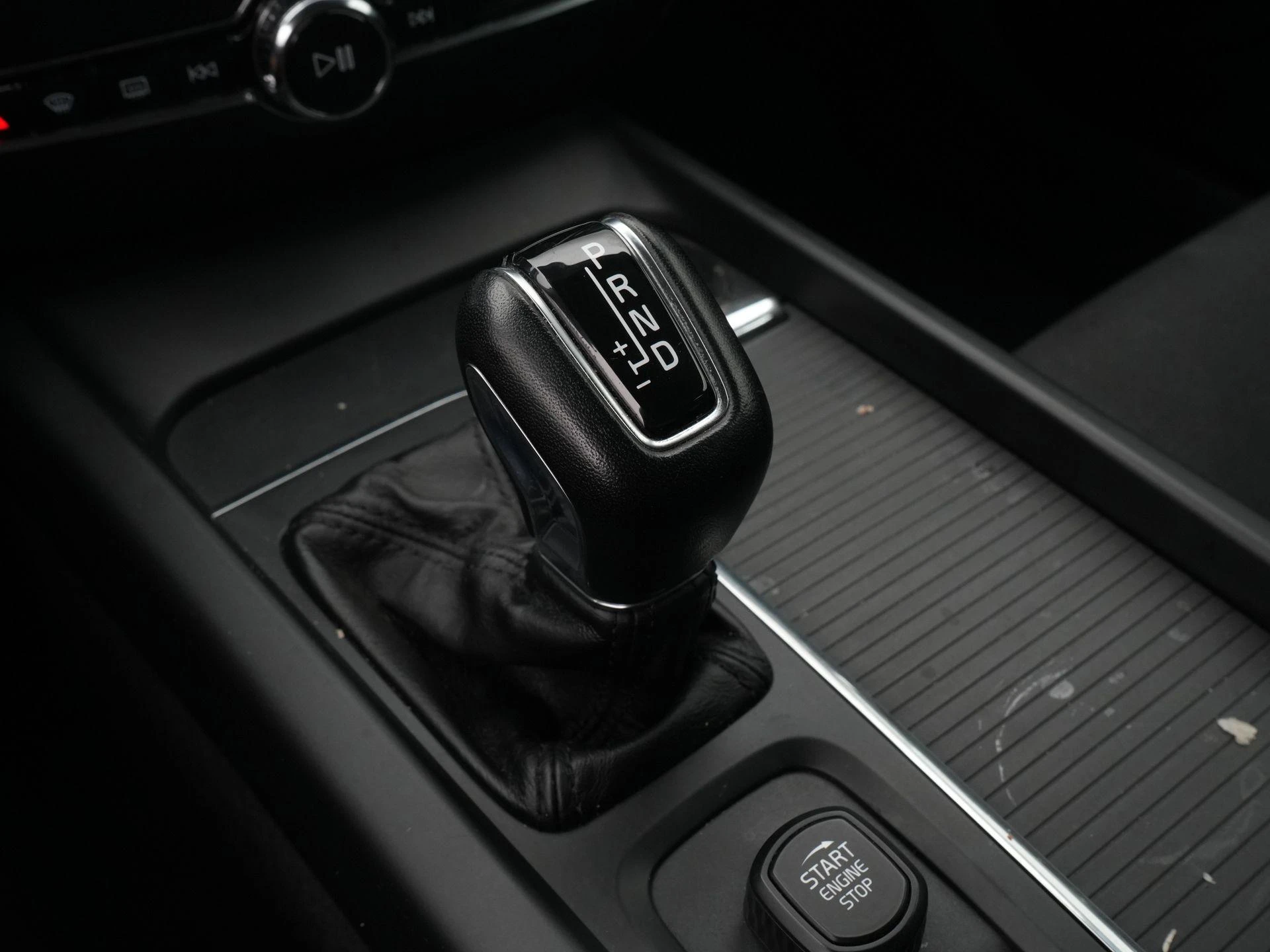 Volvo-V60-image-19