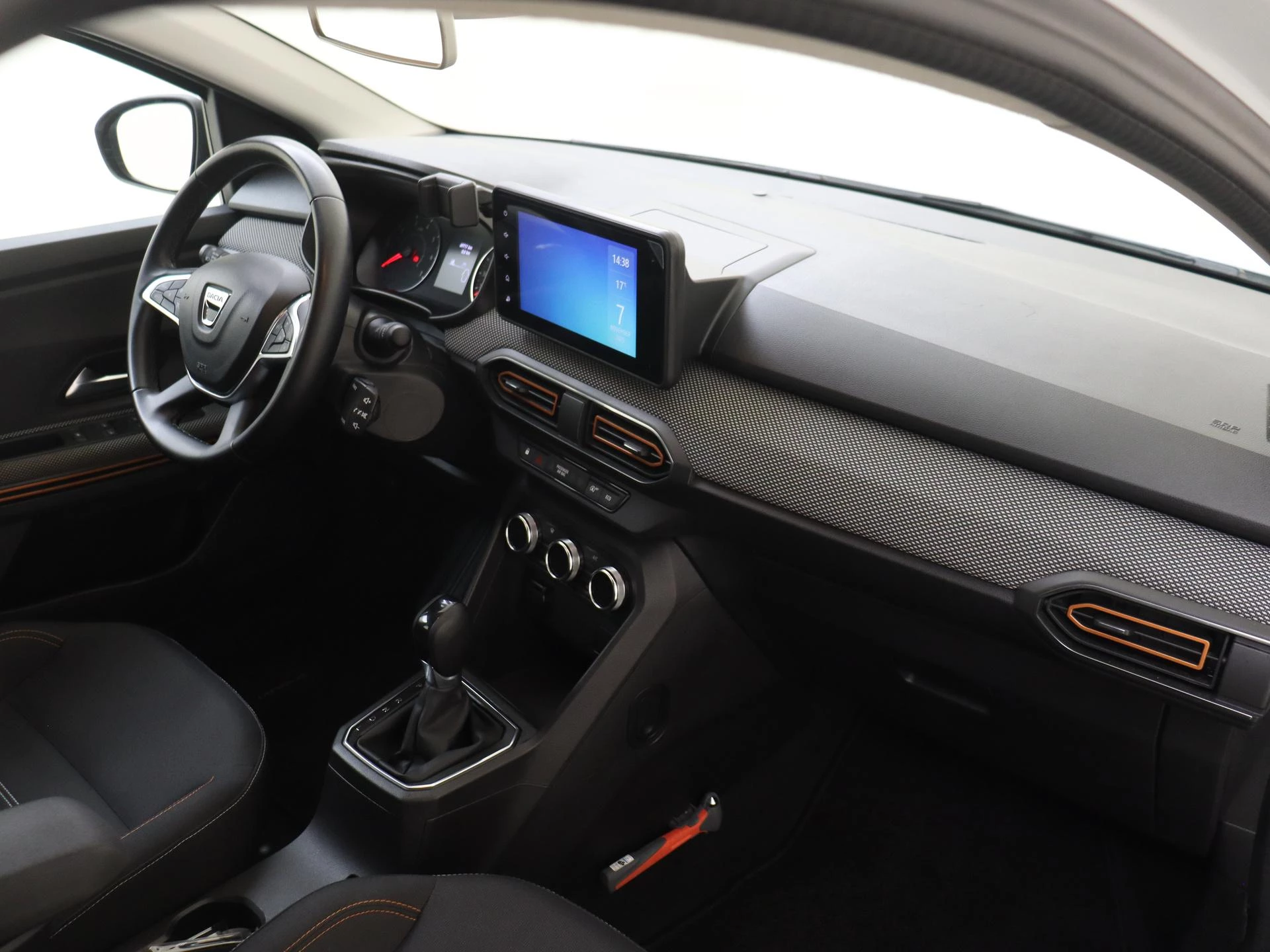 Dacia-Sandero Stepway-image-11