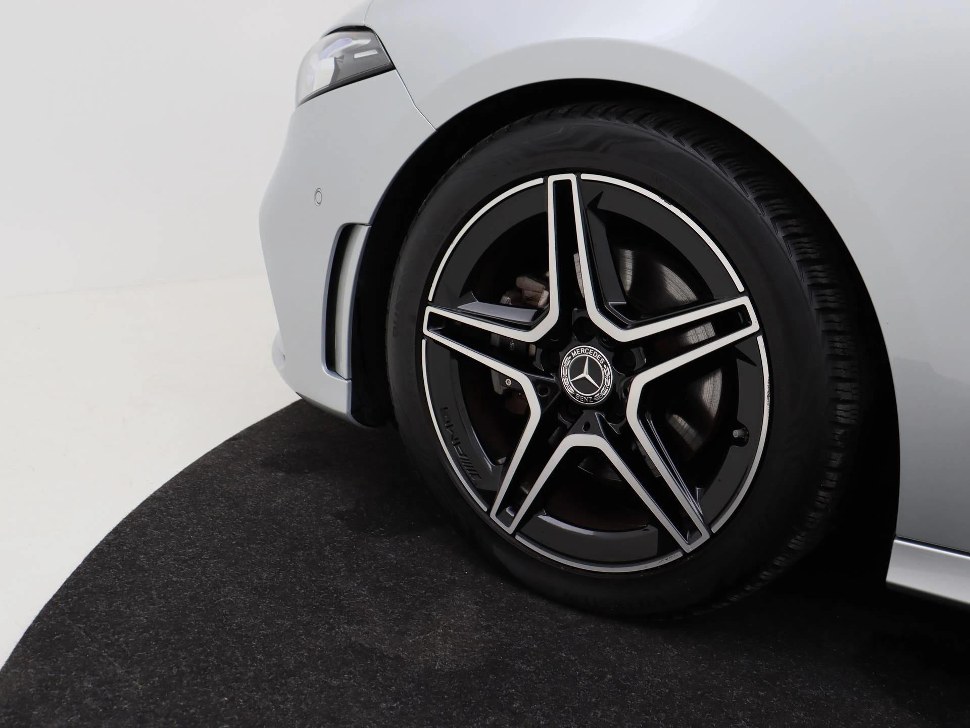 Mercedes-Benz-A-Klasse-image-9
