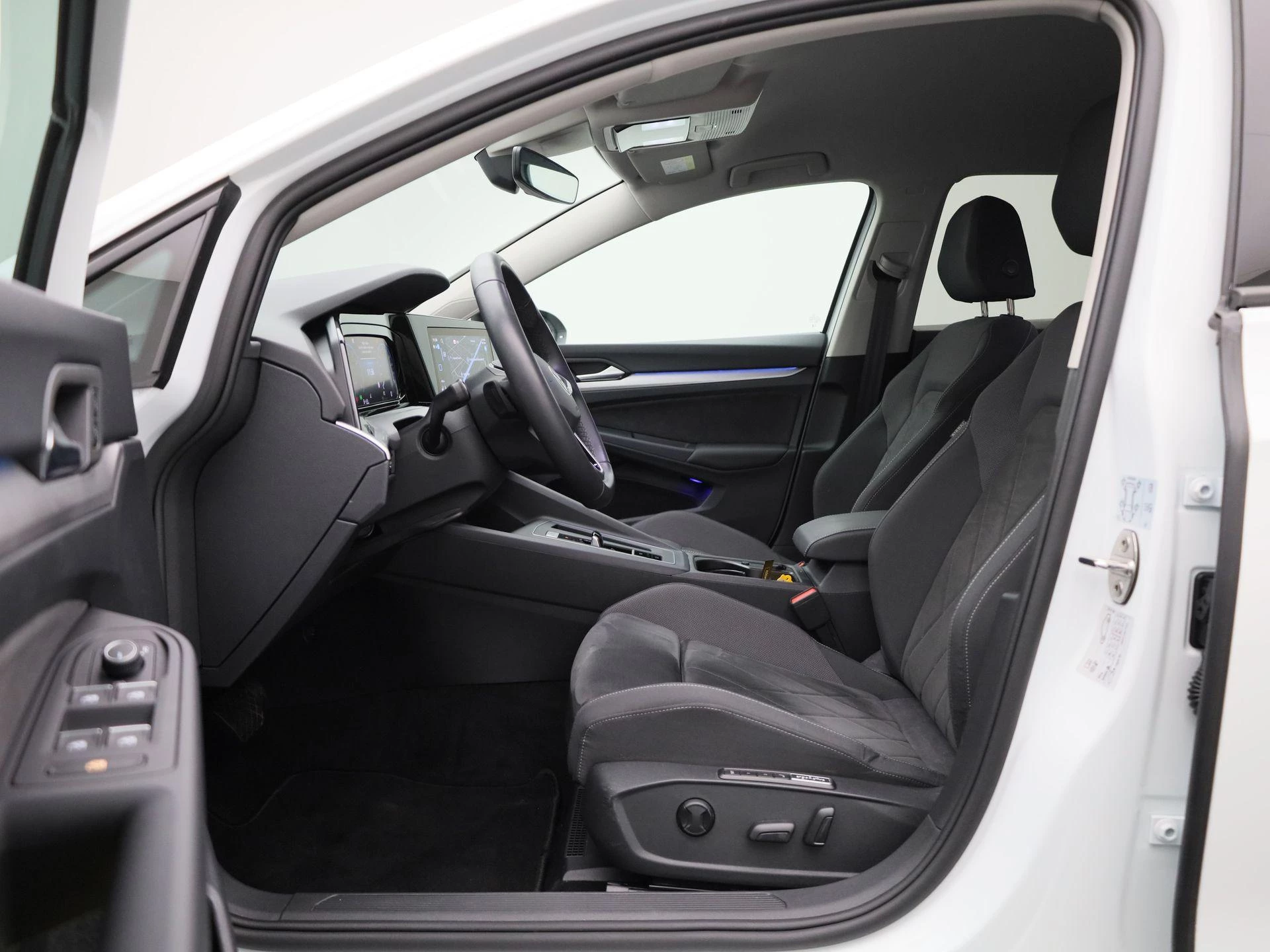 Volkswagen-Golf-image-10