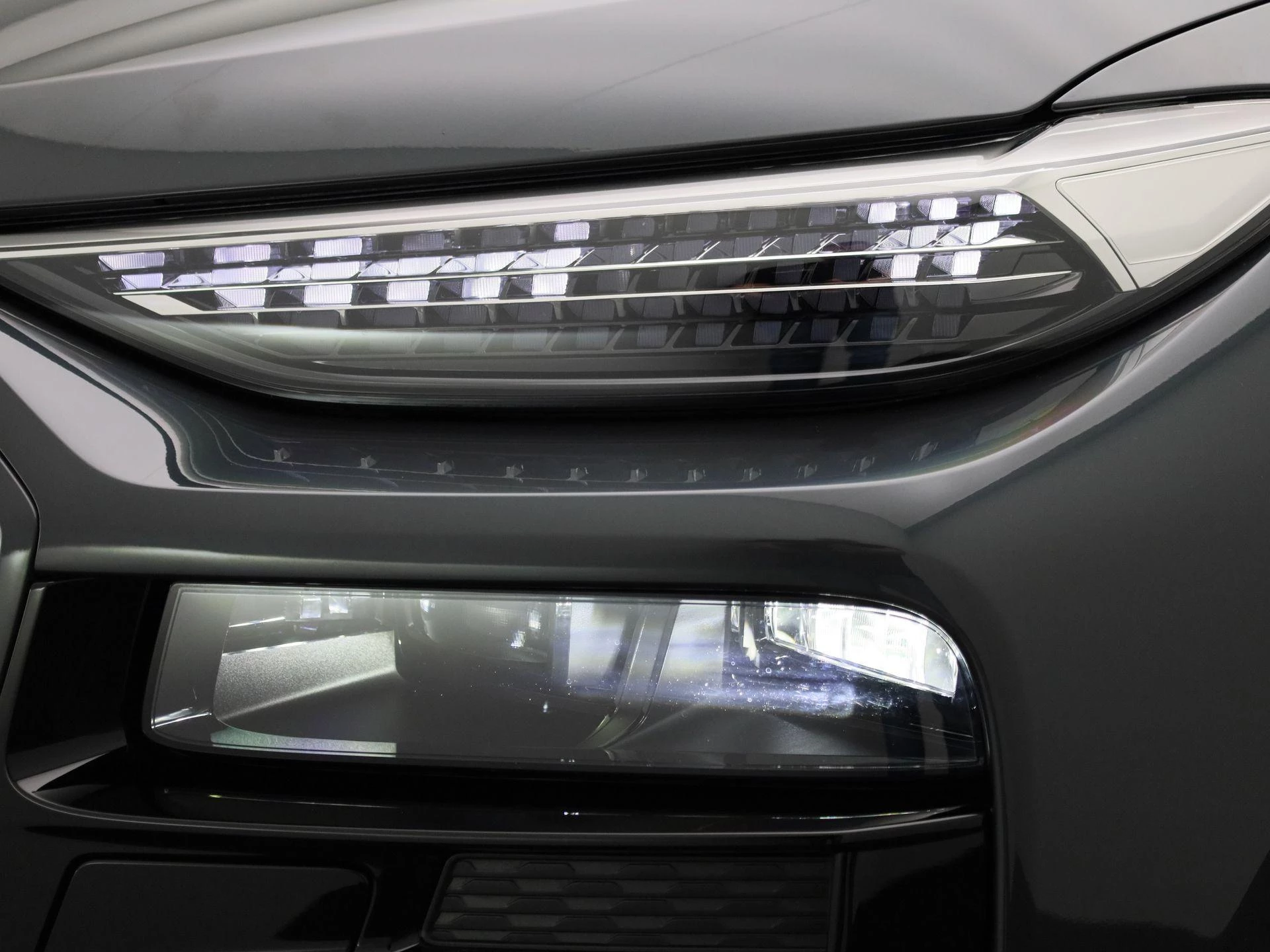 Audi-Q6 e-tron-image-14