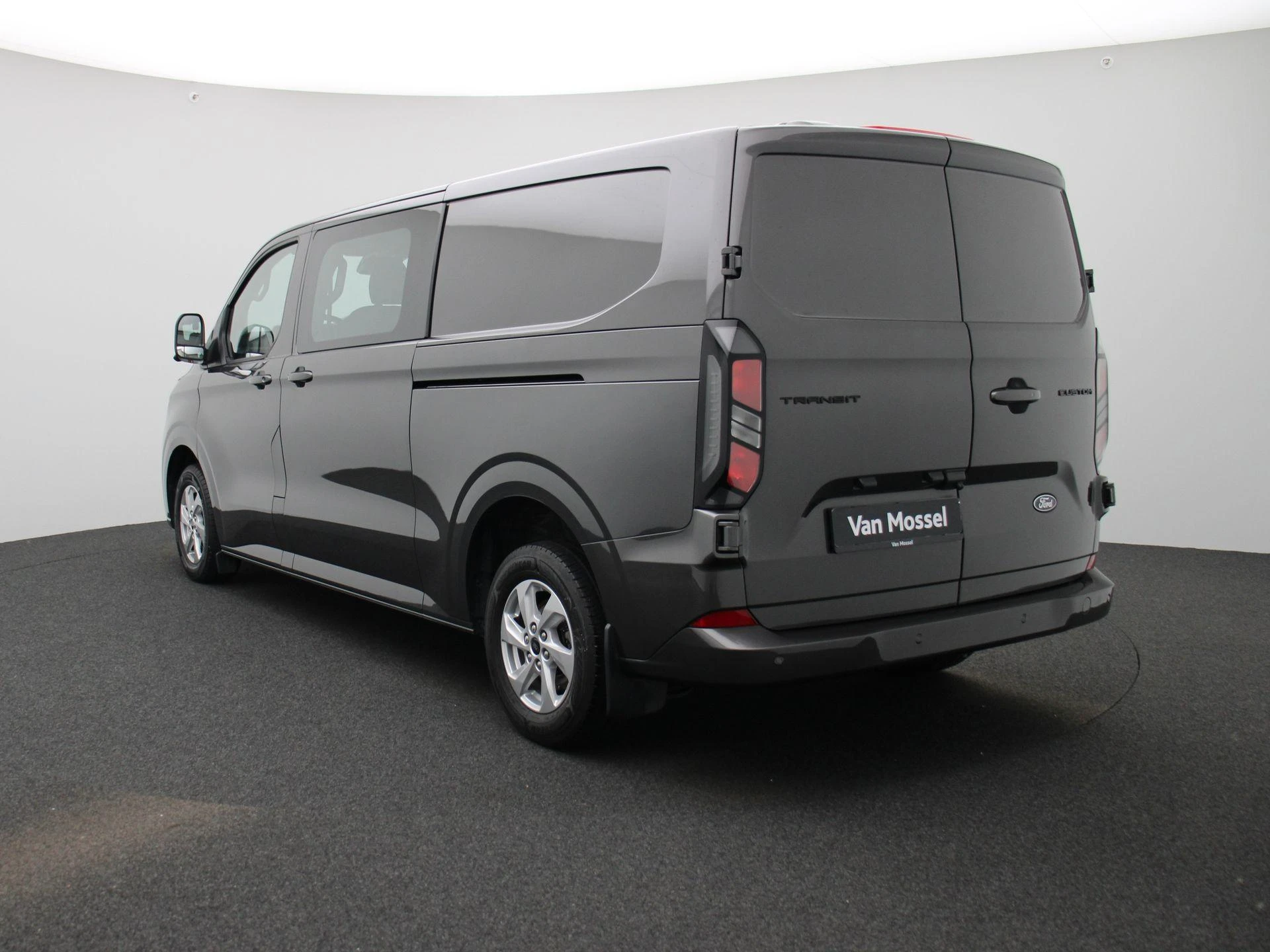 Ford-Transit Custom-image-1