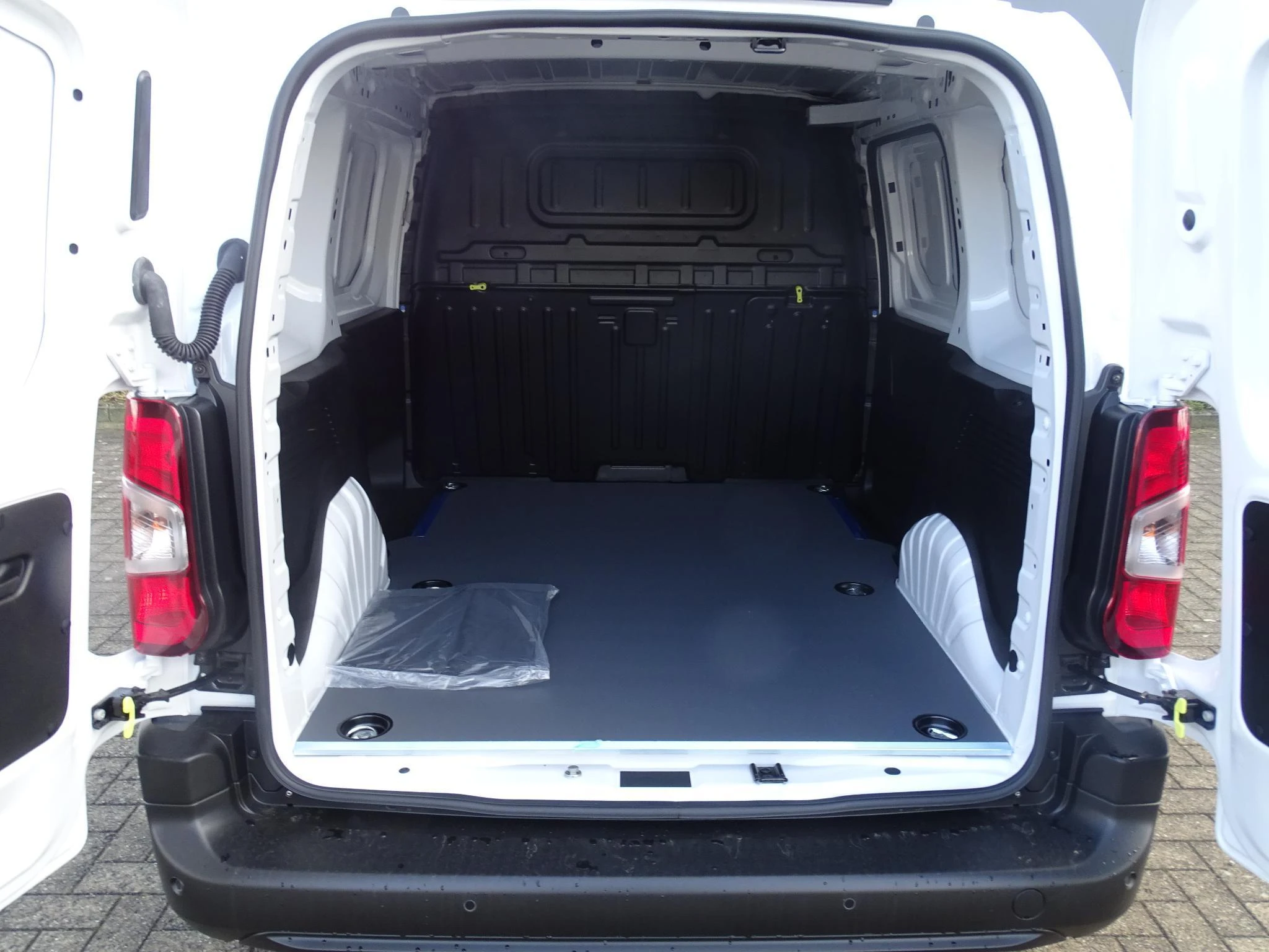 Peugeot-Partner-image-14