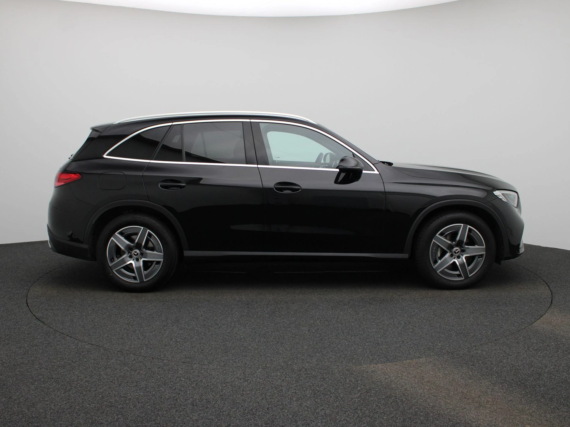 Mercedes-Benz-GLC-image-6