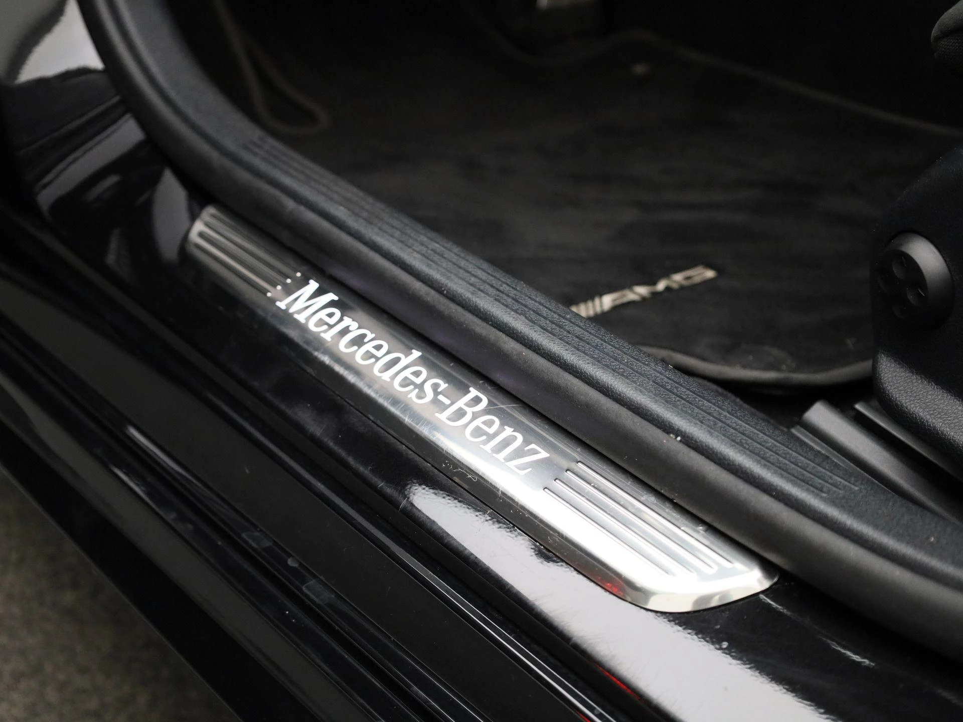 Mercedes-Benz-C-Klasse-image-32