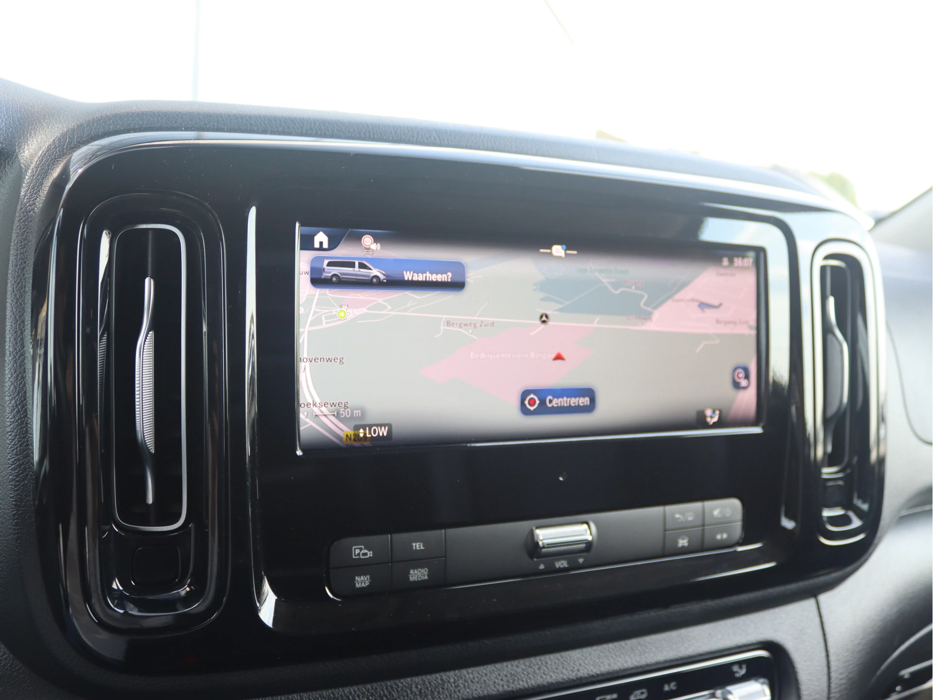Mercedes-Benz-Vito-image-9
