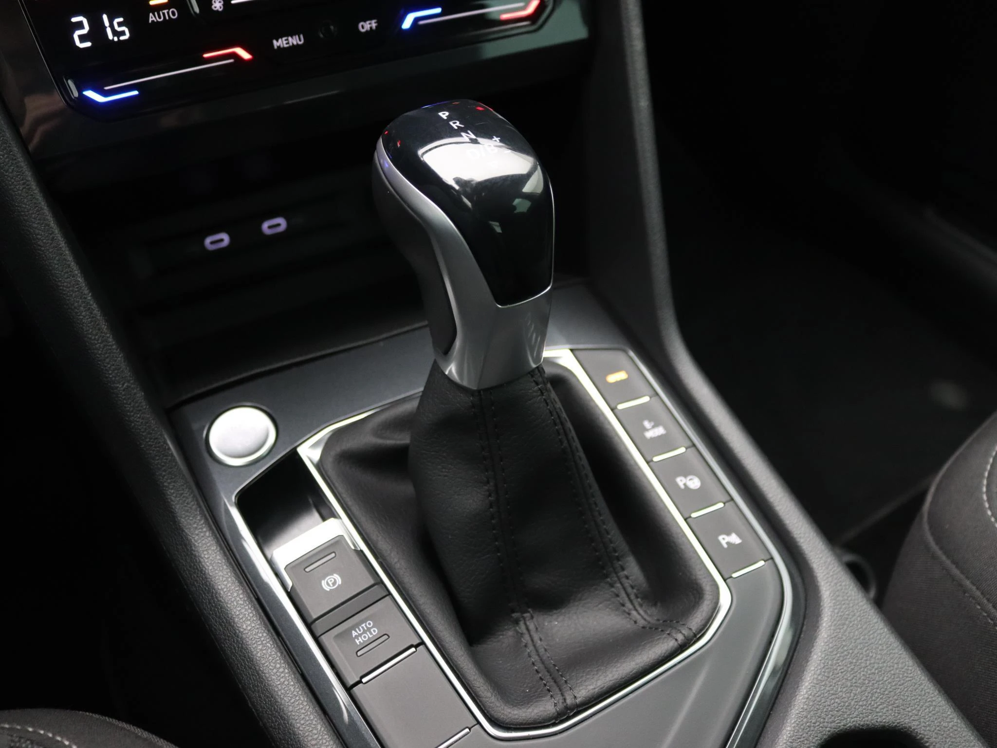 Volkswagen-Tiguan-image-22