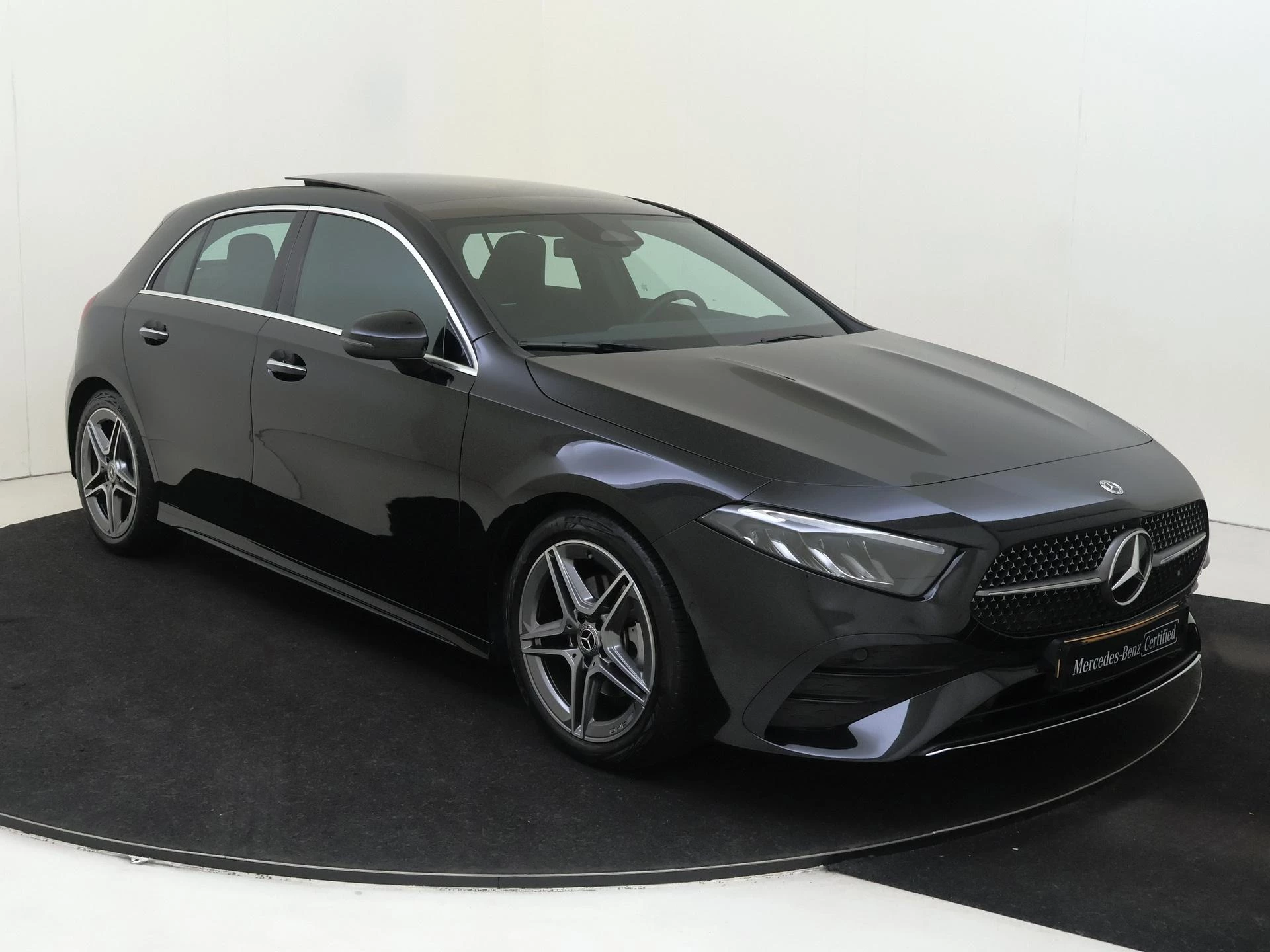 Mercedes-Benz-A-Klasse-image-1