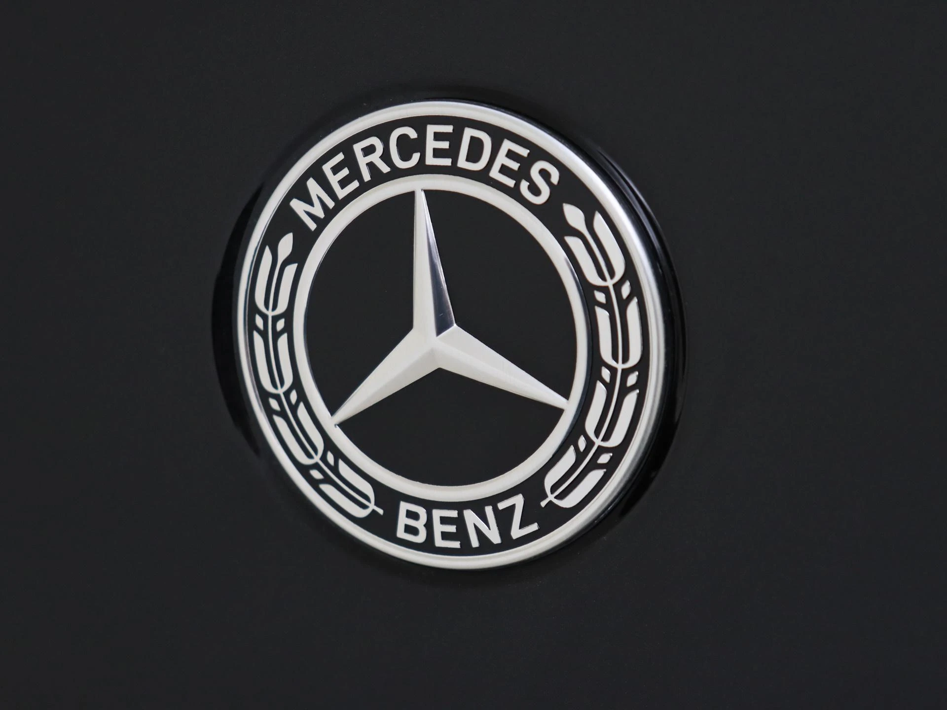 Mercedes-Benz-EQE-image-28
