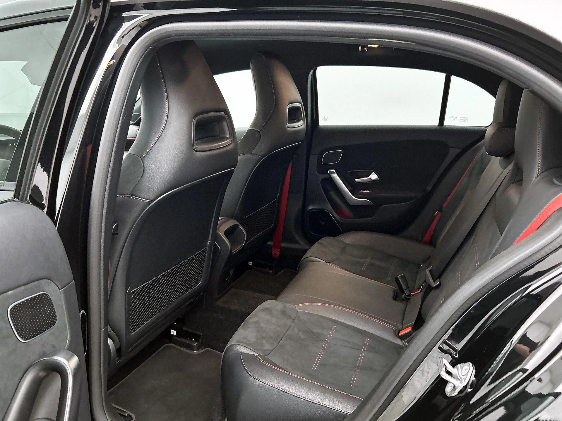 Mercedes-Benz A-Klasse AMG 35 4MATIC Premium Plus