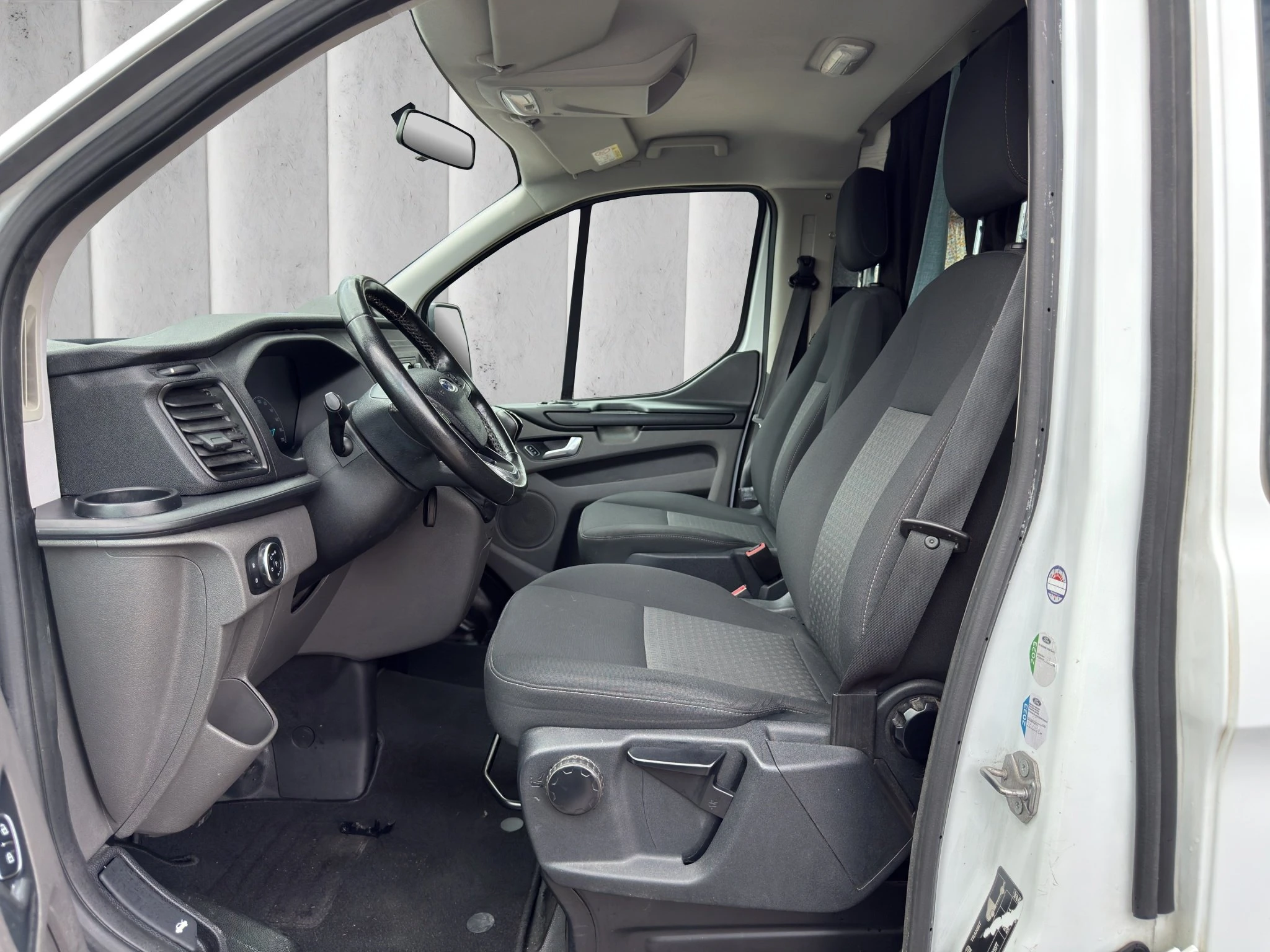 Ford-Transit Custom-image-9