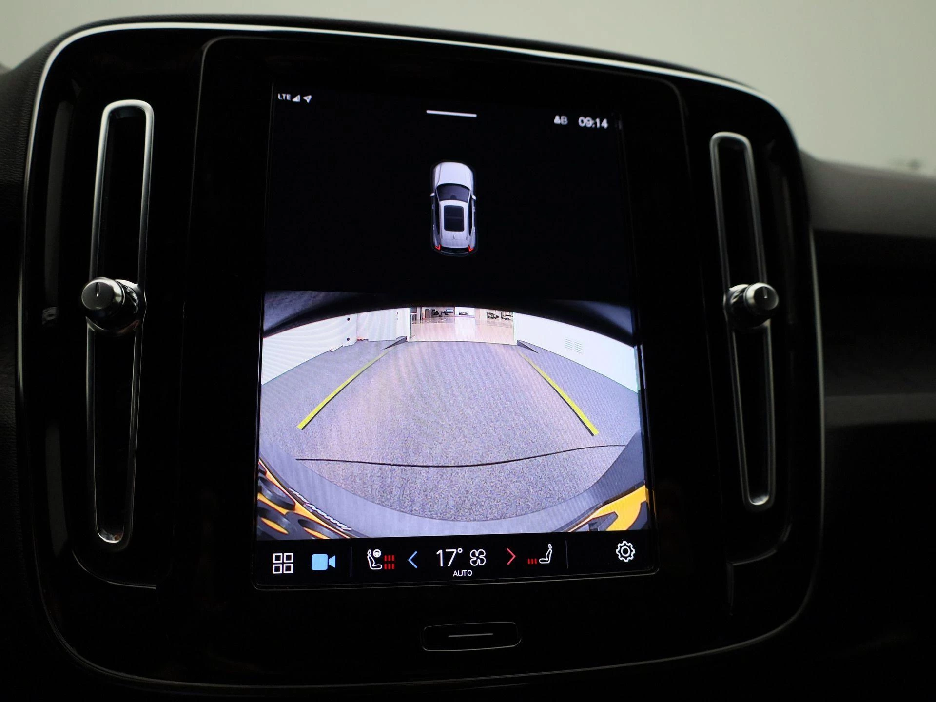 Volvo XC40 Recharge Core 70 kWh