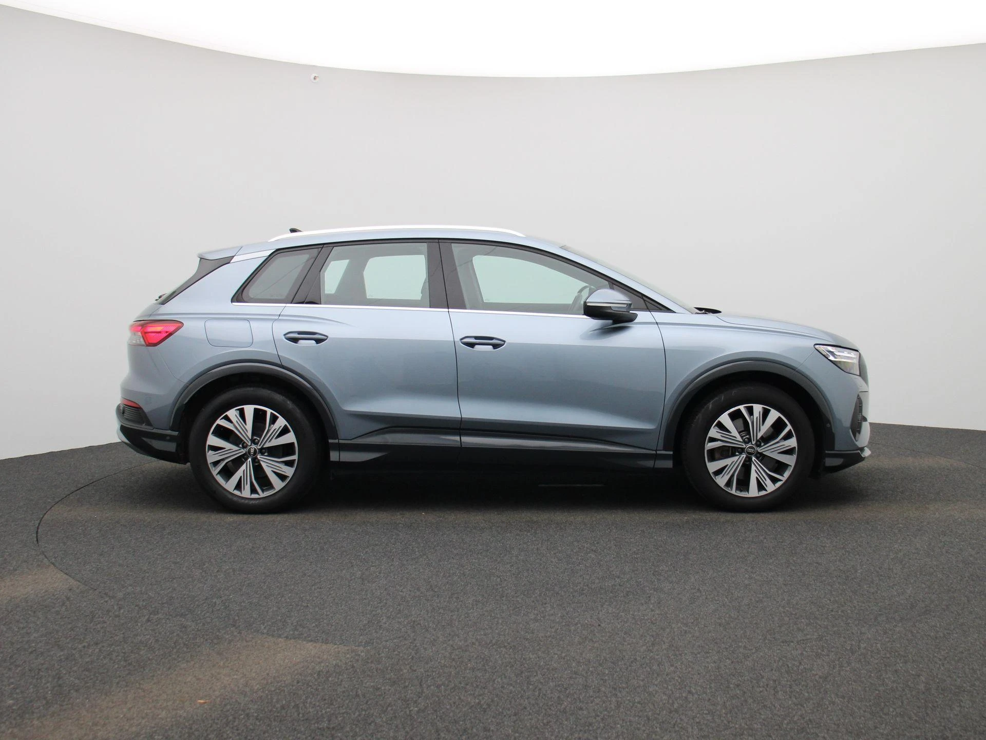 Audi-Q4 e-tron-image-5