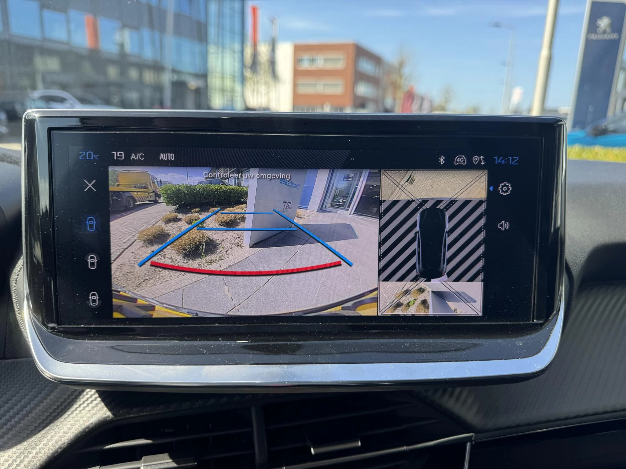 Peugeot-208-image-20