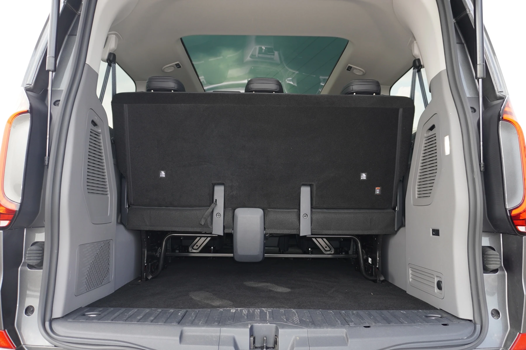 Volkswagen-Transporter-image-20