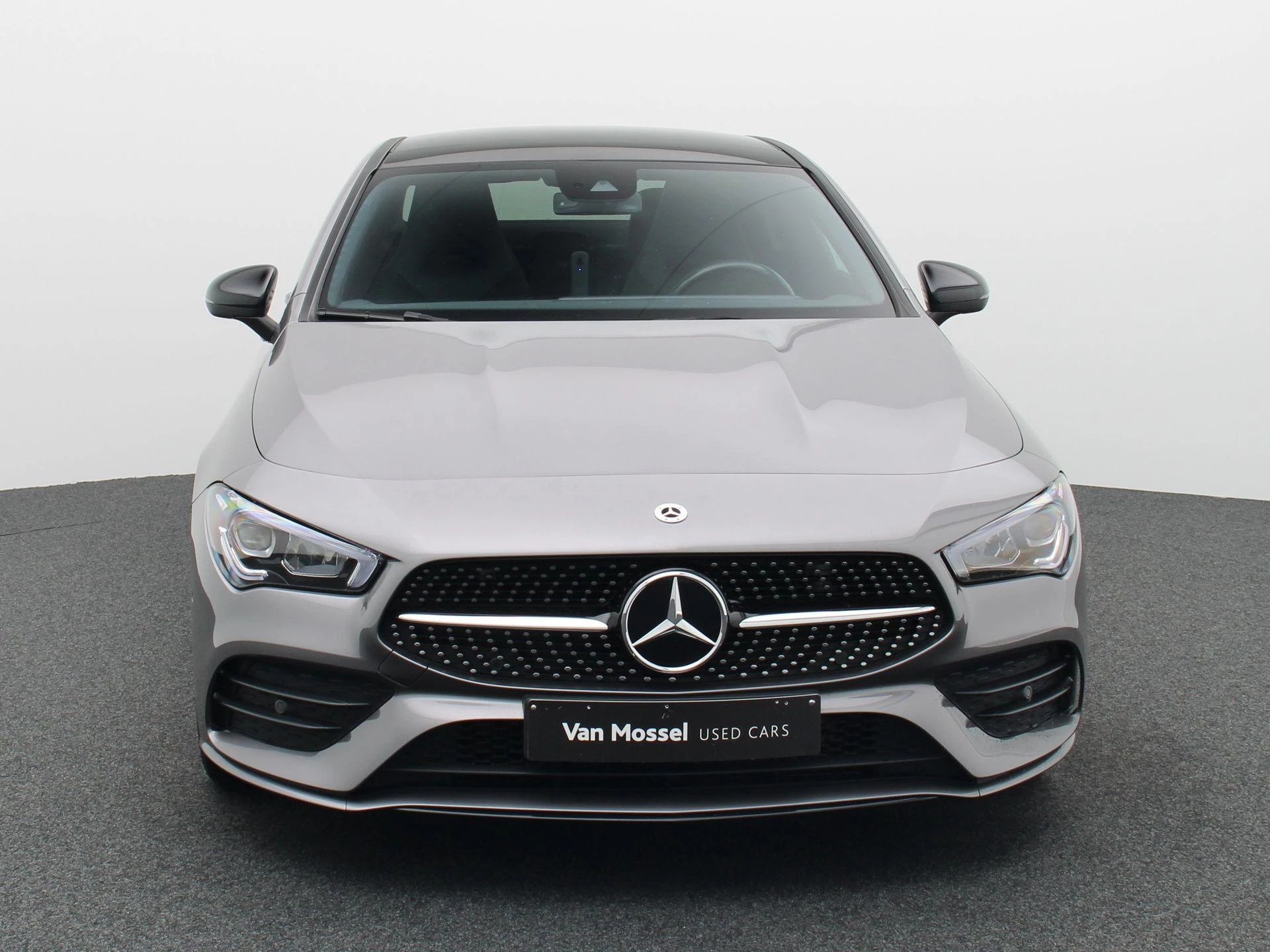 Mercedes-Benz CLA 200 AMG Line + PANORAMISCH DAK + CAMERA + LED +