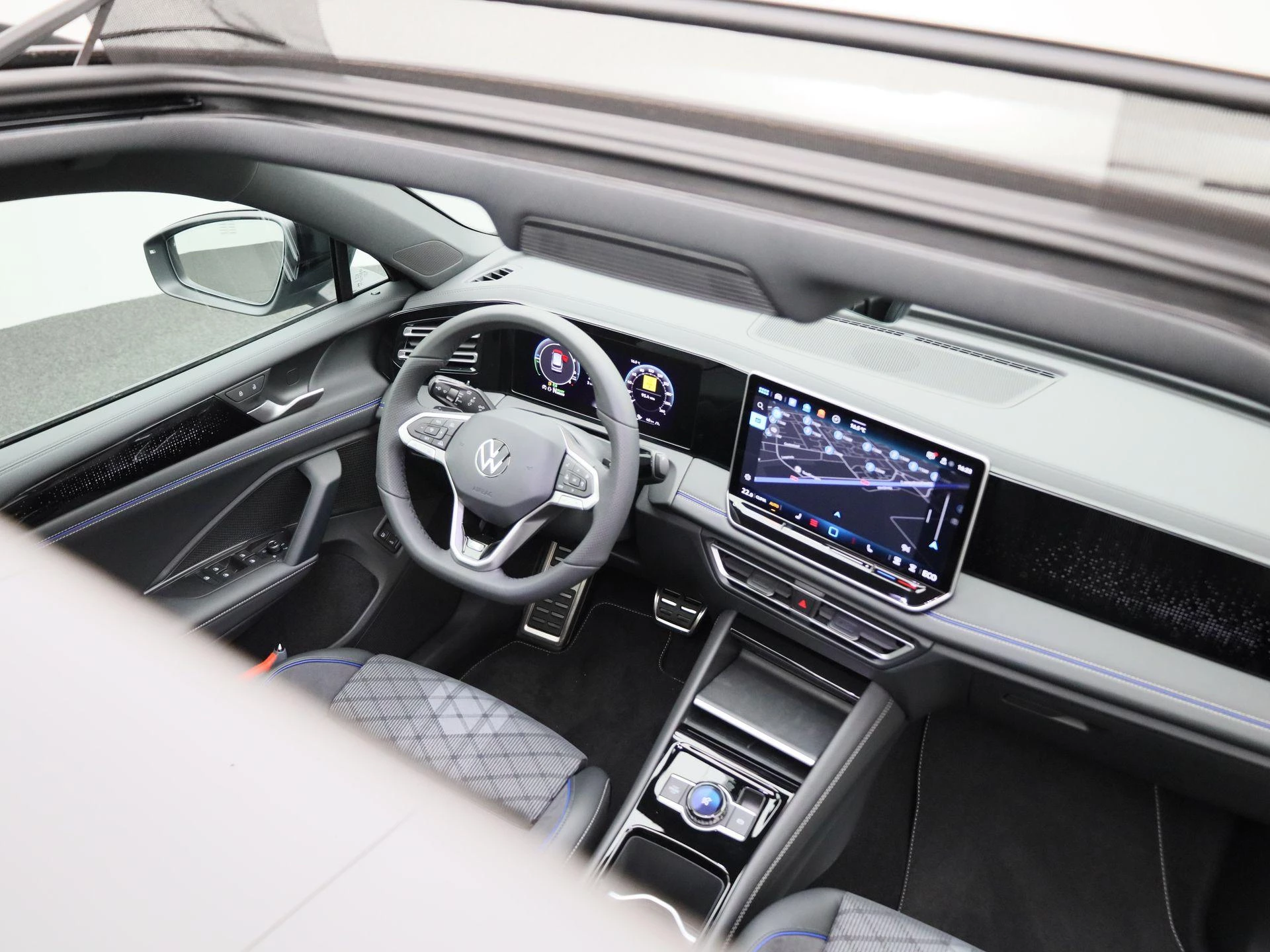 Volkswagen-Tiguan-image-37