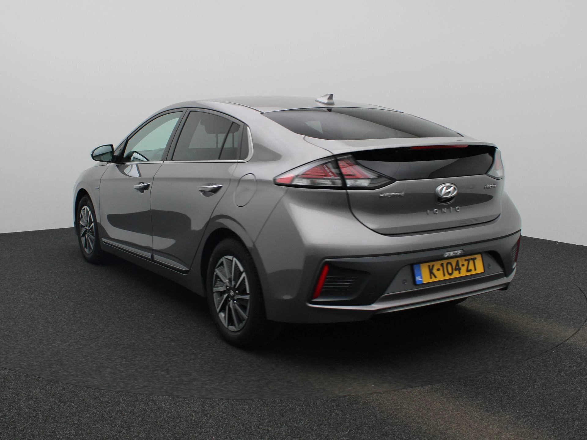 Hyundai-IONIQ-image-1