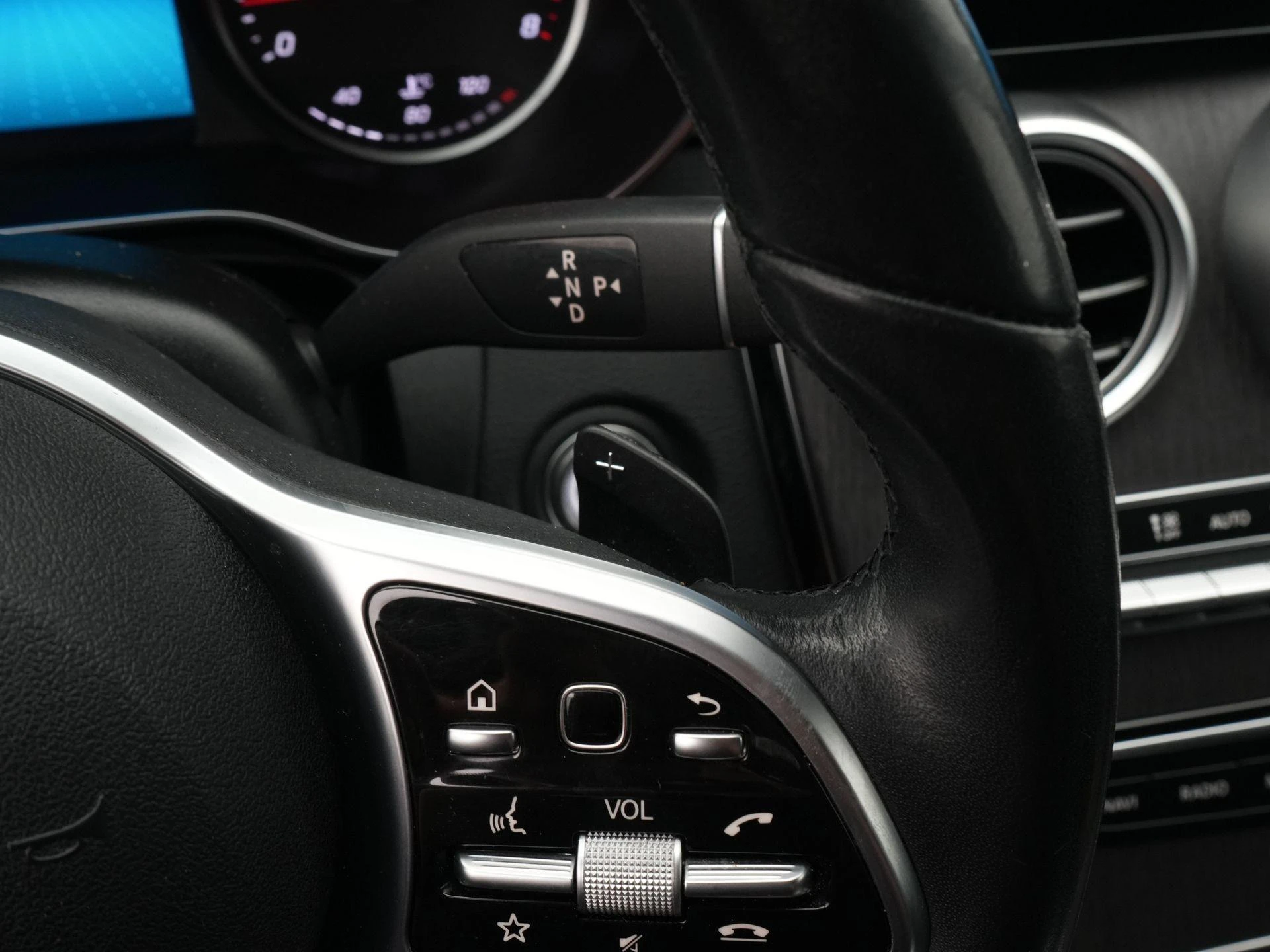 Mercedes-Benz-C-Klasse-image-24