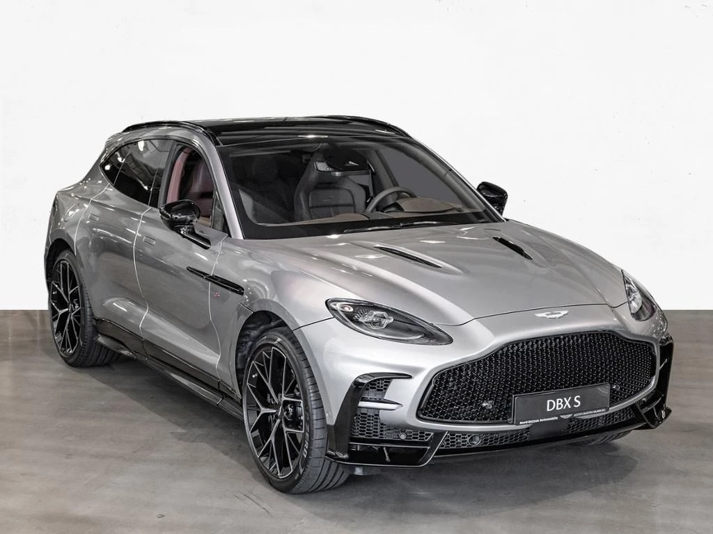 Aston Martin-DBX-image-17