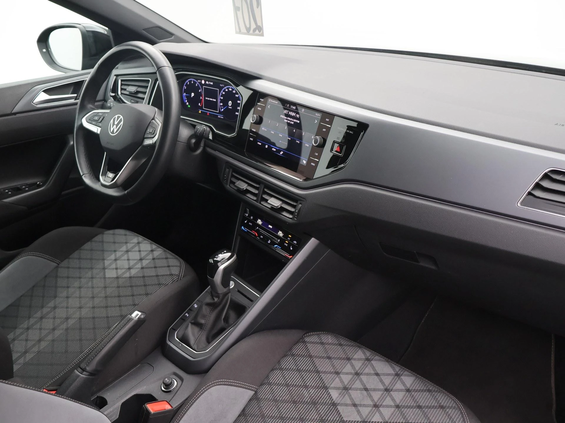 Volkswagen-Taigo-image-10