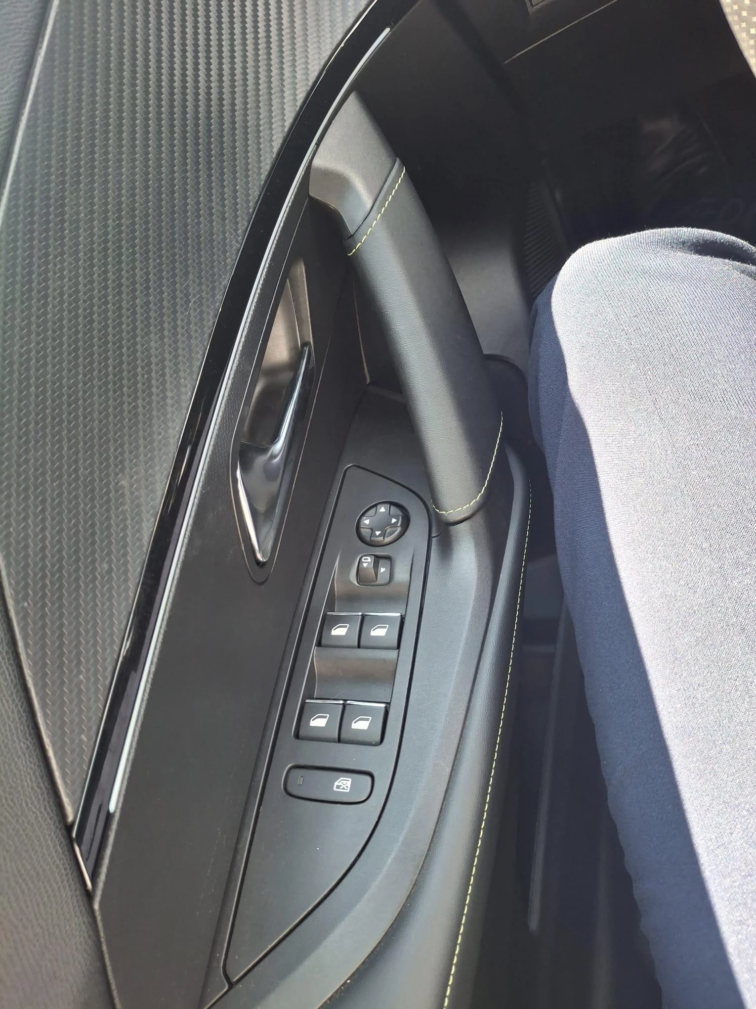 Peugeot e-2008 EV GT 50 kWh